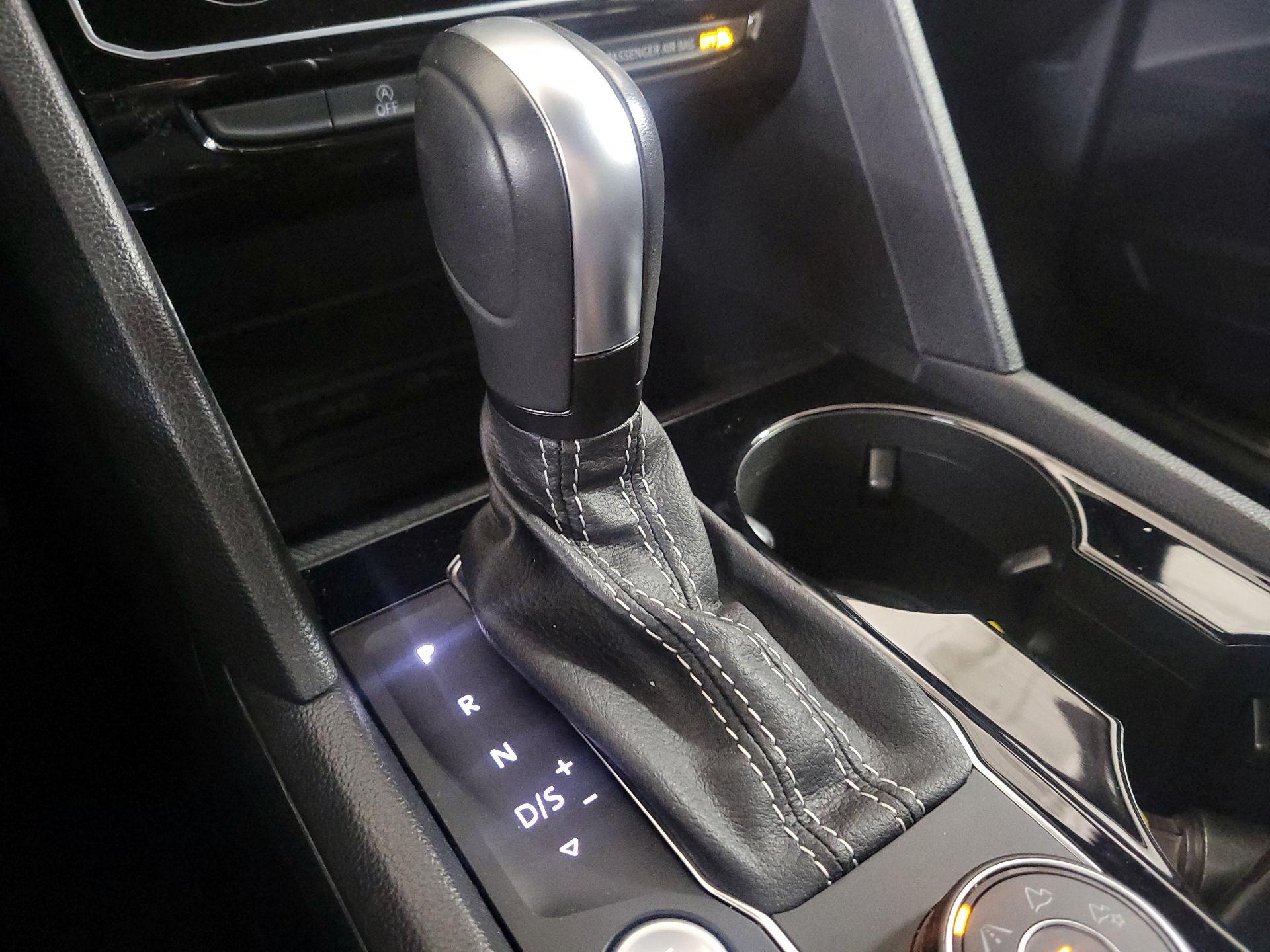 Thumbnail: 2022 Volkswagen Atlas - 17