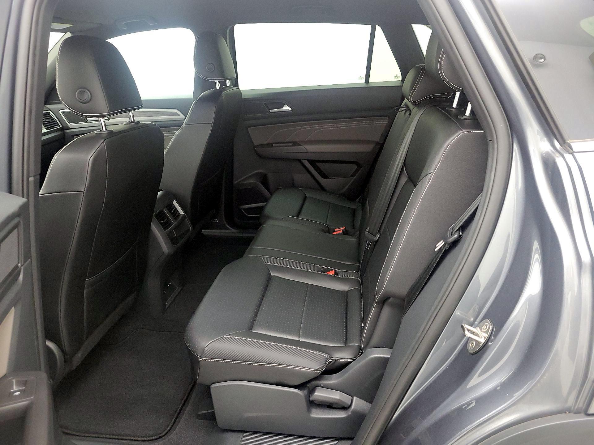 Thumbnail: 2022 Volkswagen Atlas - 18