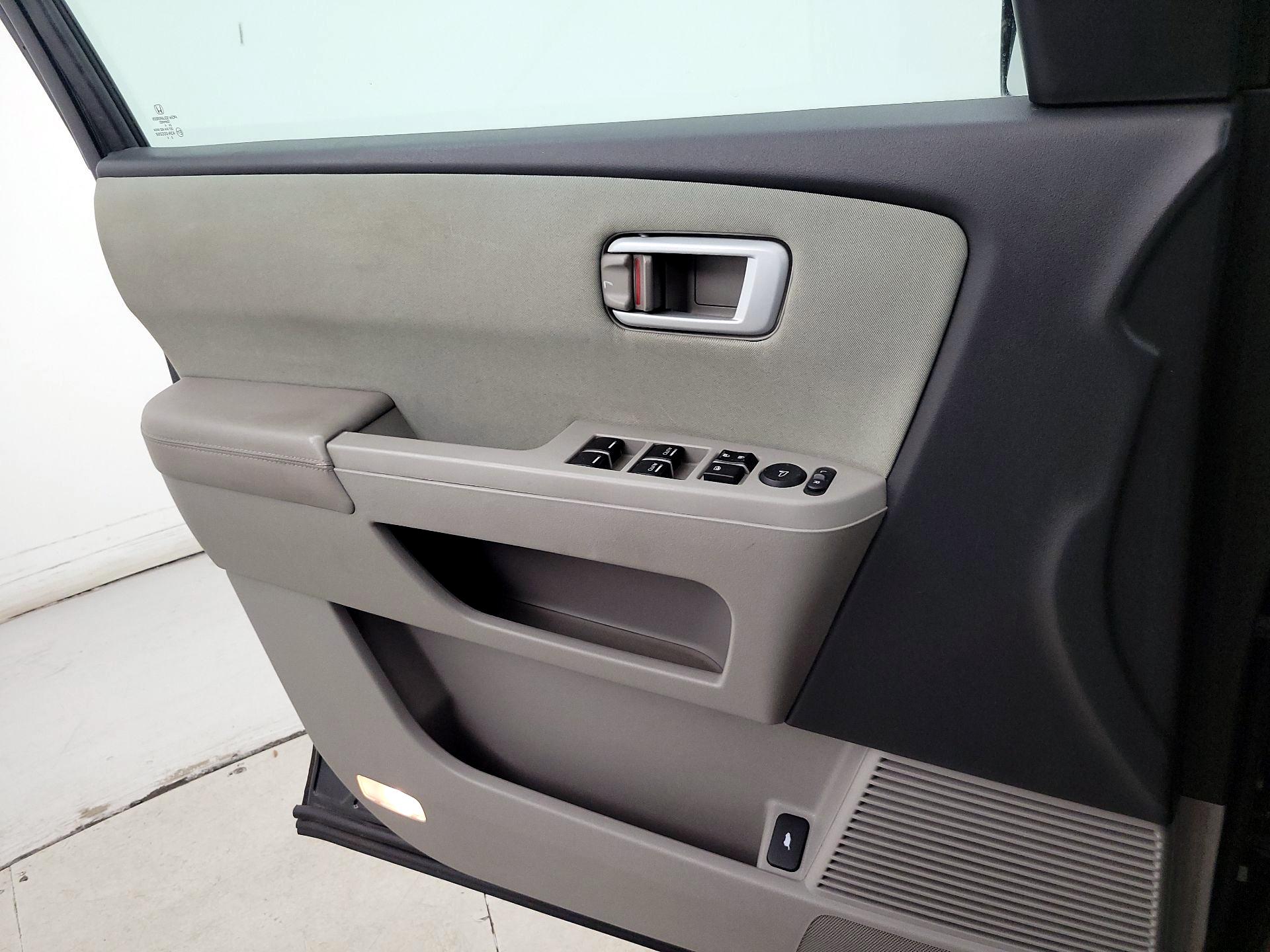 Thumbnail: 2015 Honda Pilot - 12