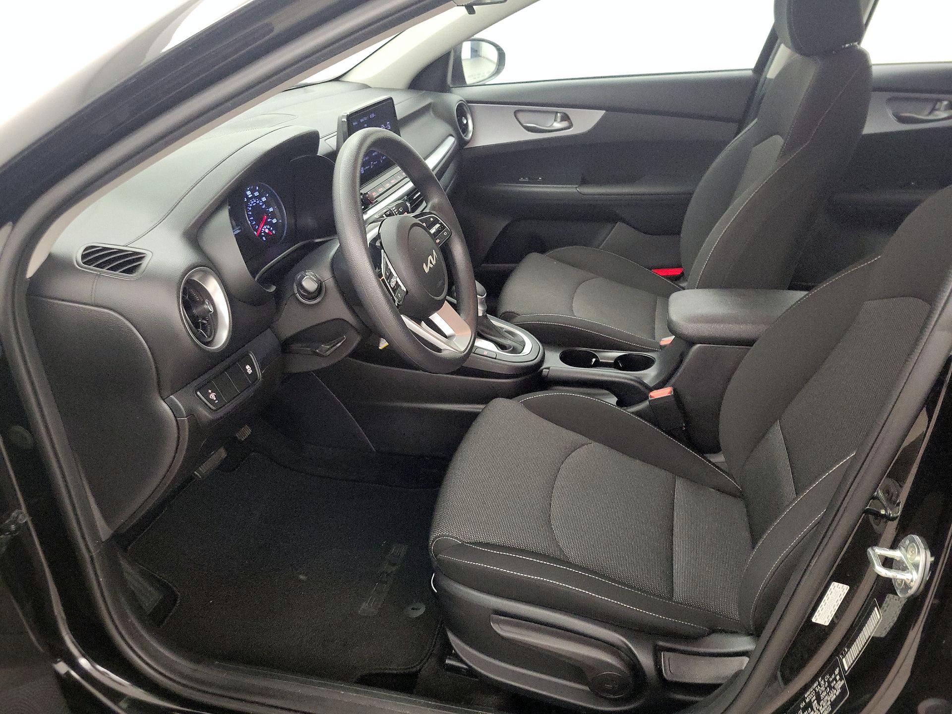 Thumbnail: 2022 Kia Forte - 11