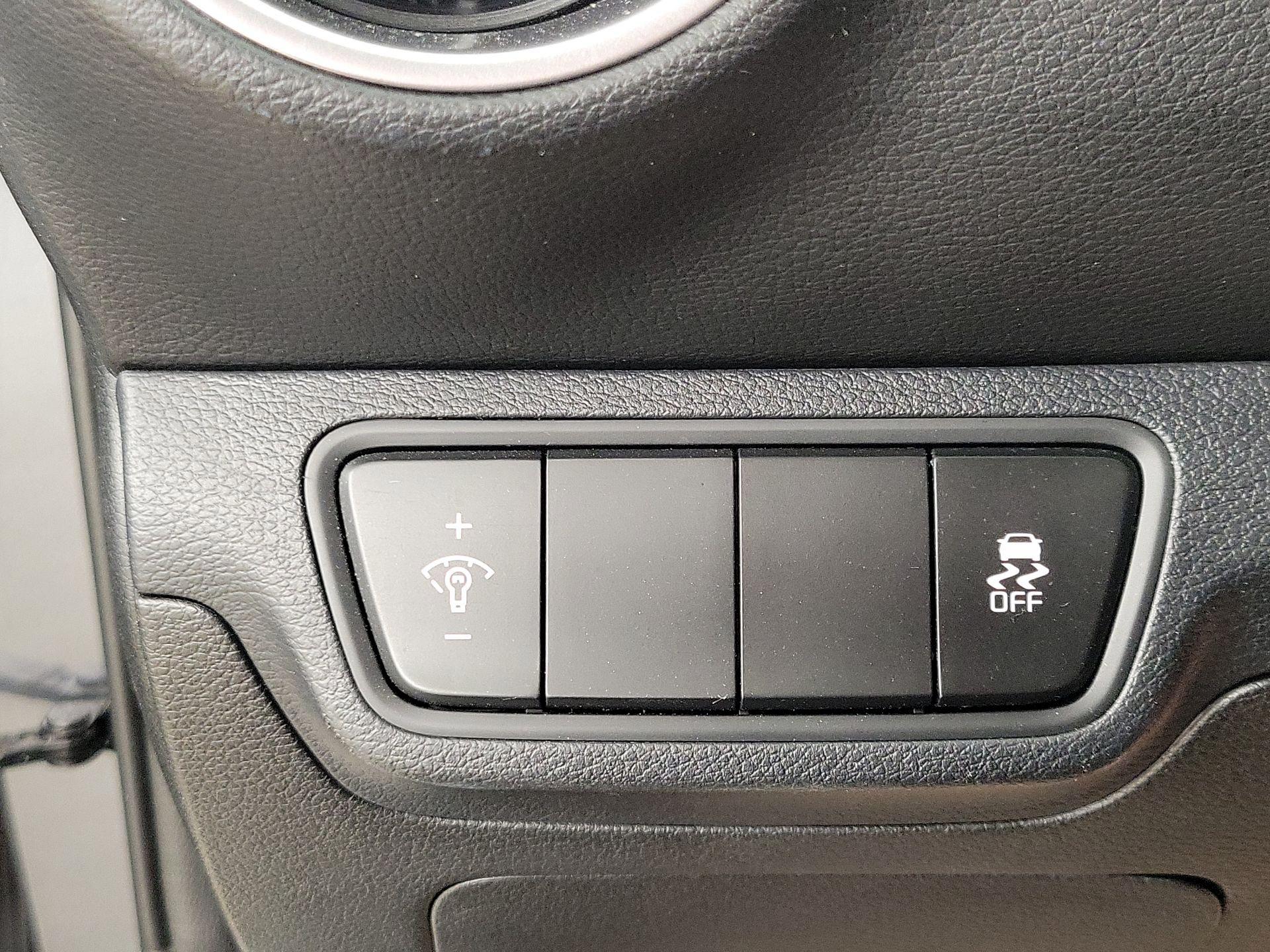 Thumbnail: 2023 Kia Forte - 13