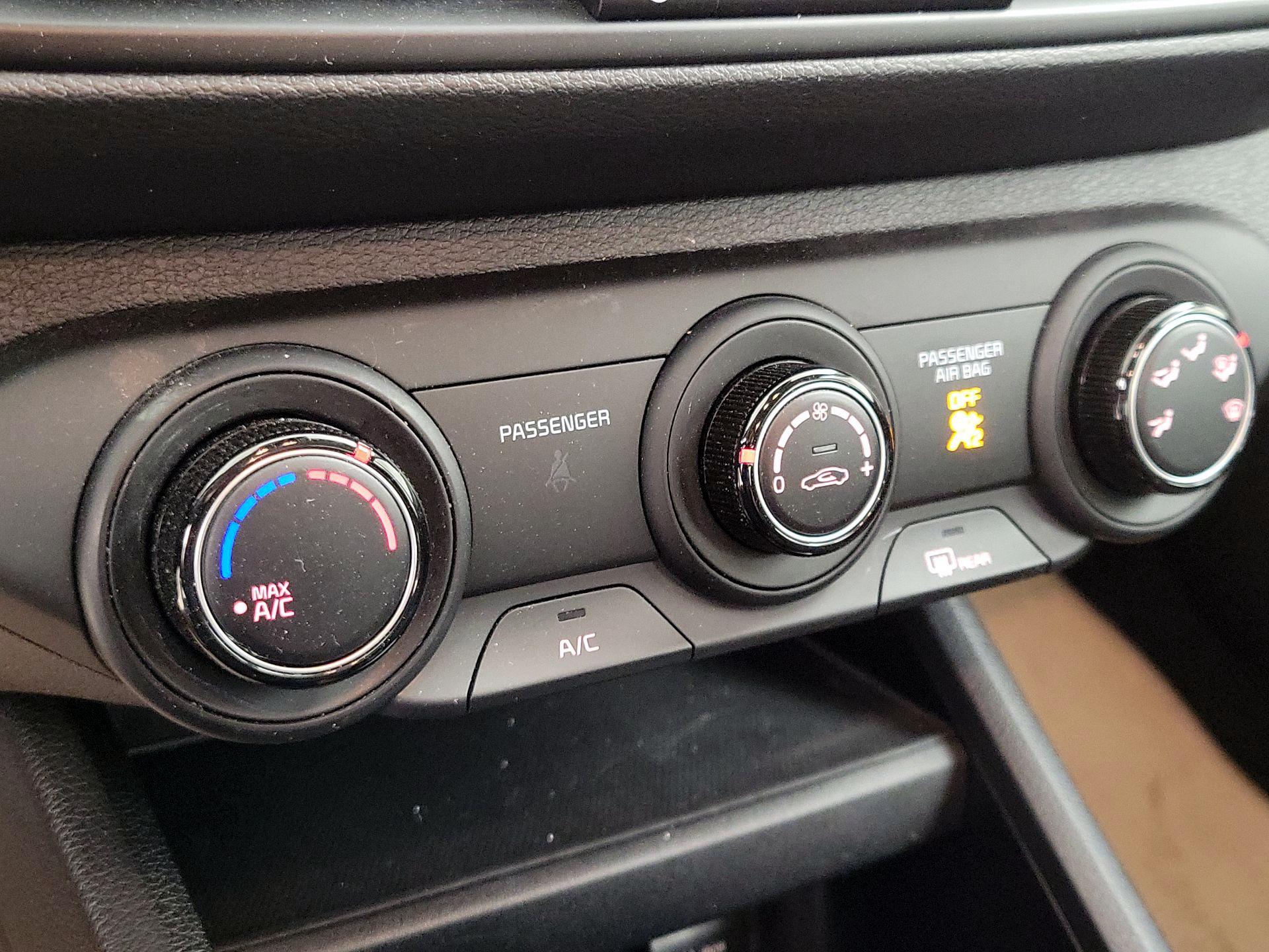 Thumbnail: 2023 Kia Forte - 16