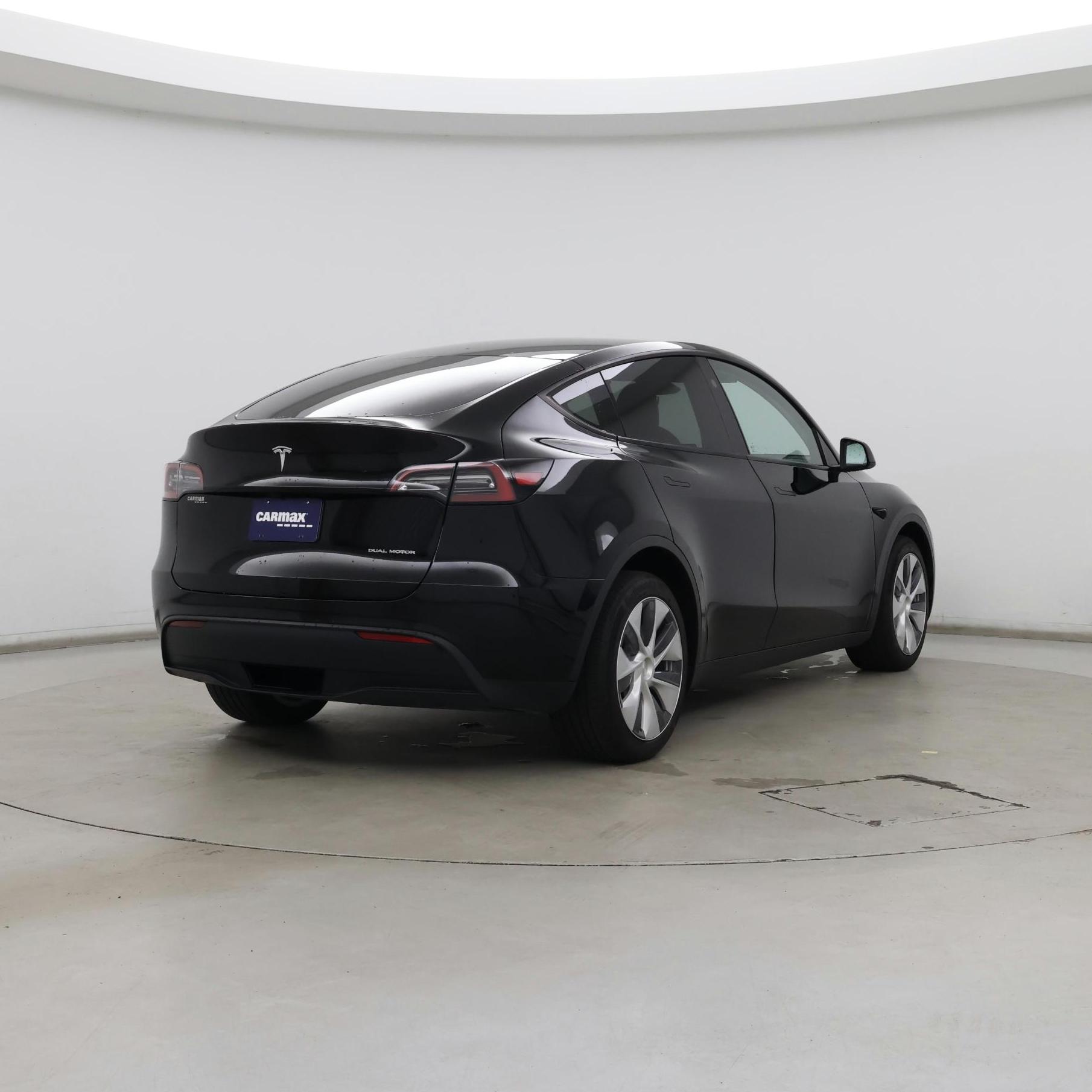 Thumbnail: 2023 Tesla Model Y - 8