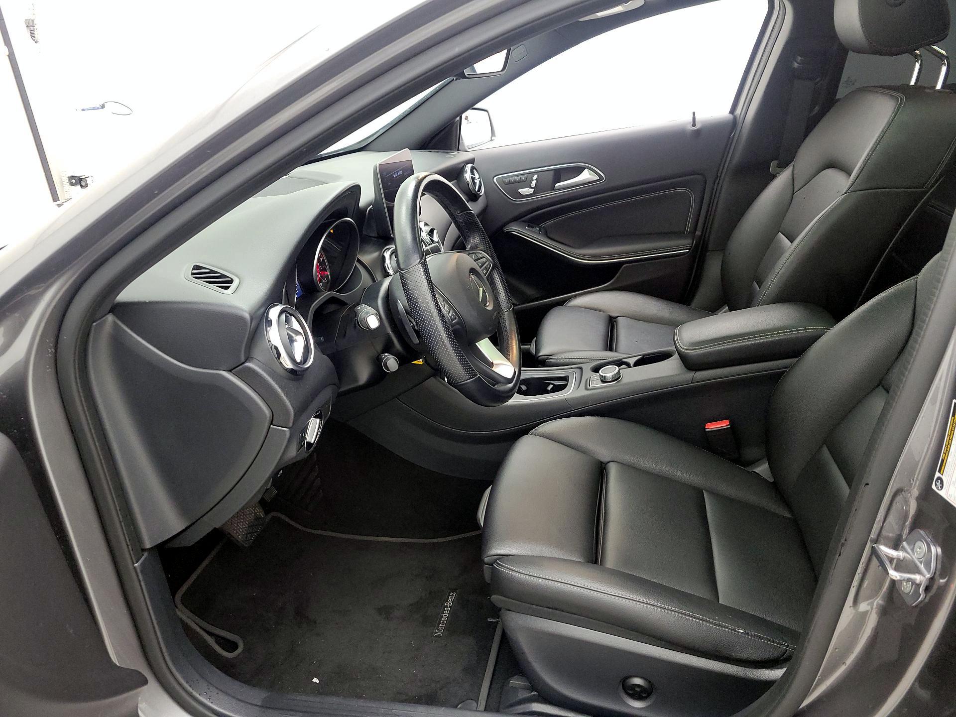 Thumbnail: 2019 Mercedes-Benz E-Class - 11