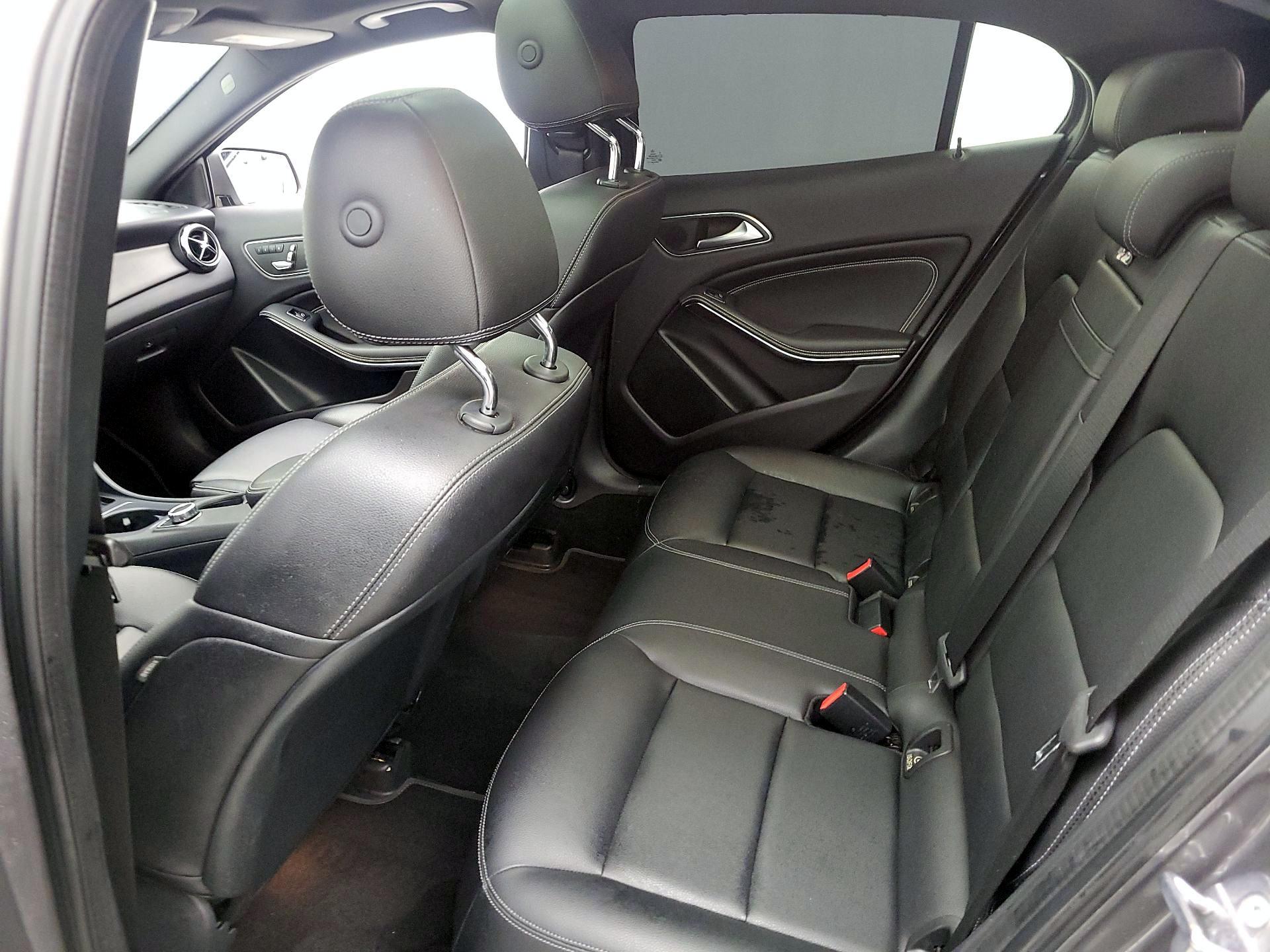 Thumbnail: 2019 Mercedes-Benz E-Class - 20