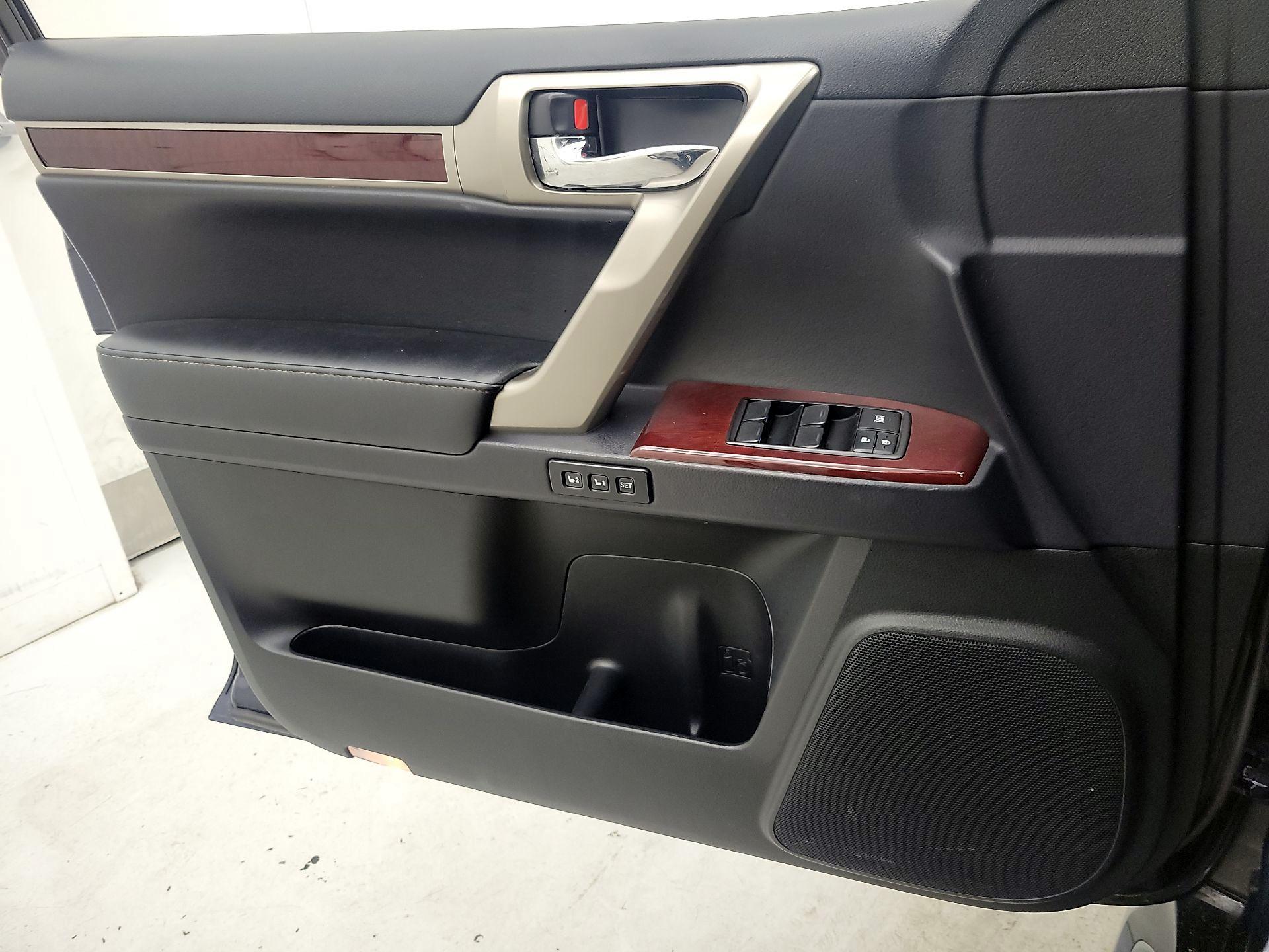 Thumbnail: 2019 Lexus GX - 12