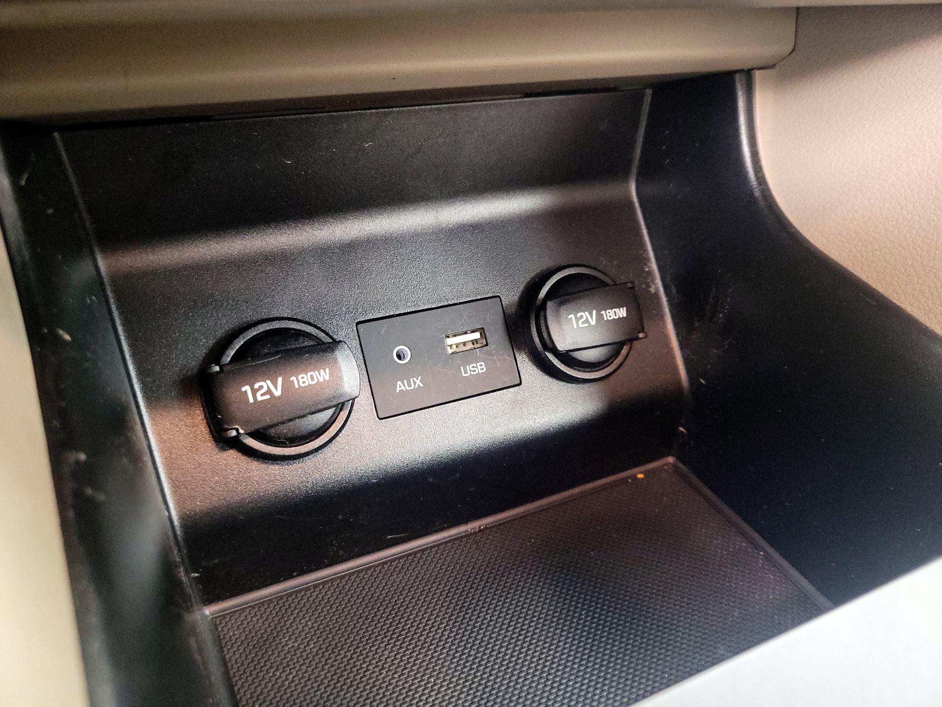 Thumbnail: 2020 Hyundai Elantra - 18