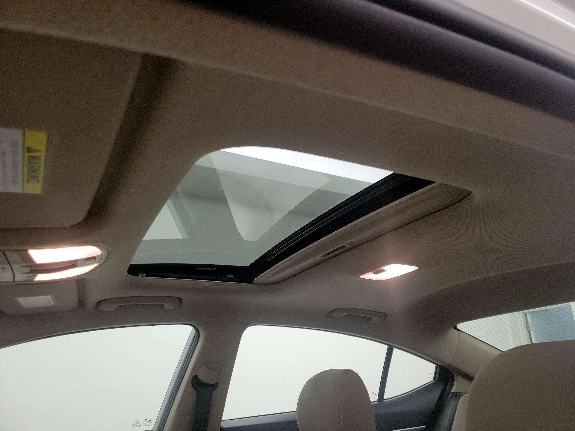 Thumbnail: 2020 Hyundai Elantra - 19