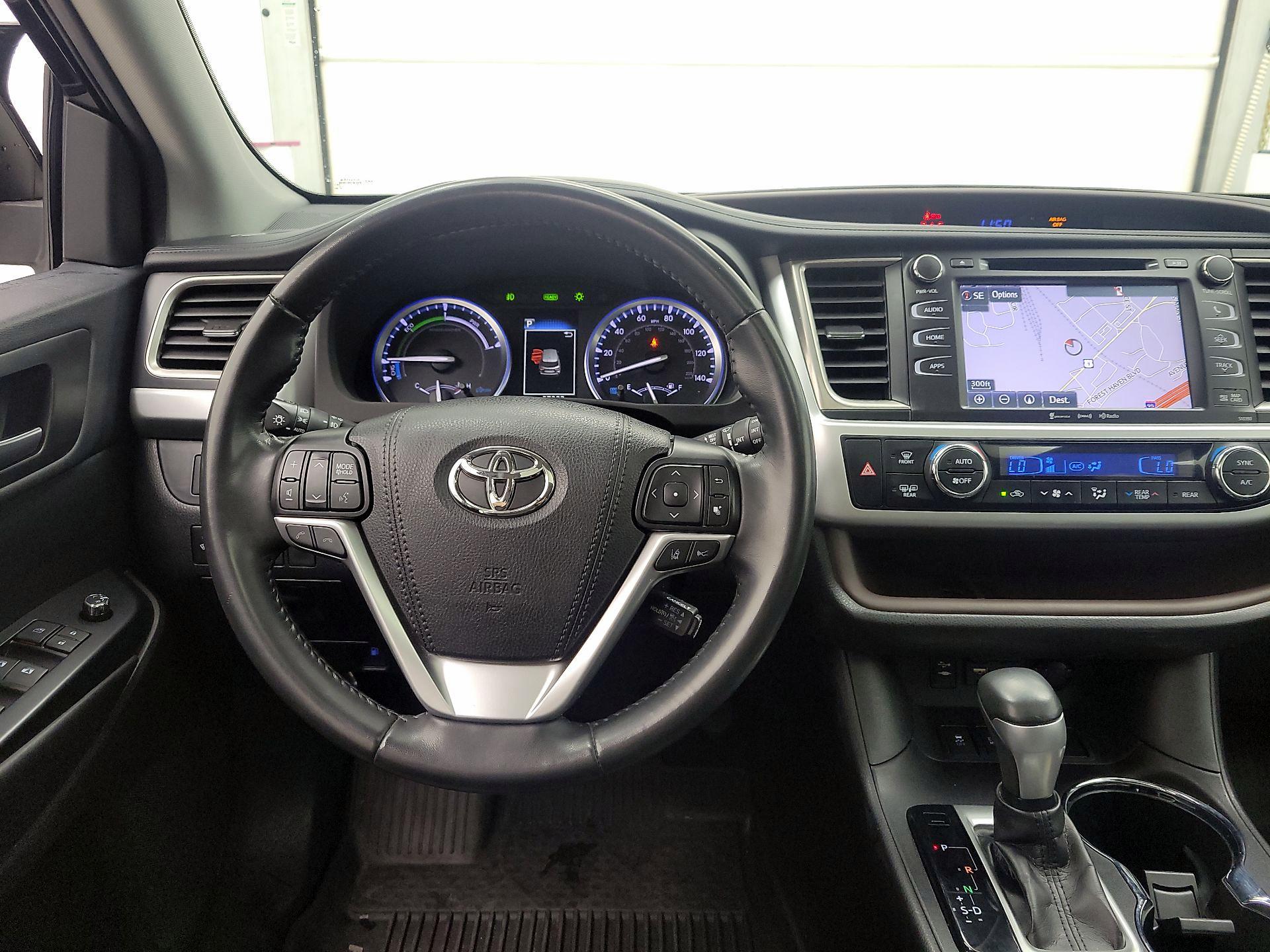 Thumbnail: 2019 Toyota Highlander - 10