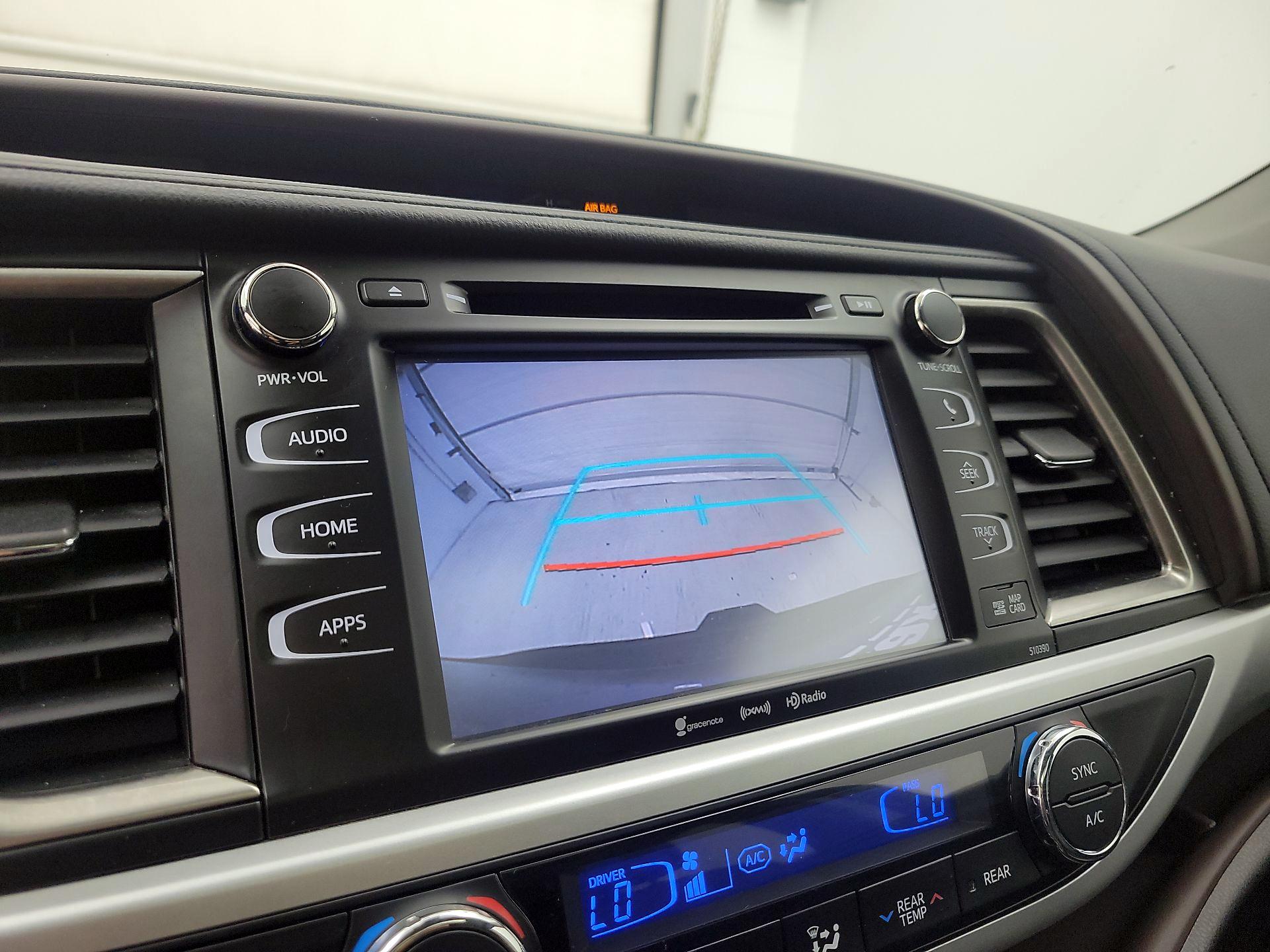 Thumbnail: 2019 Toyota Highlander - 15