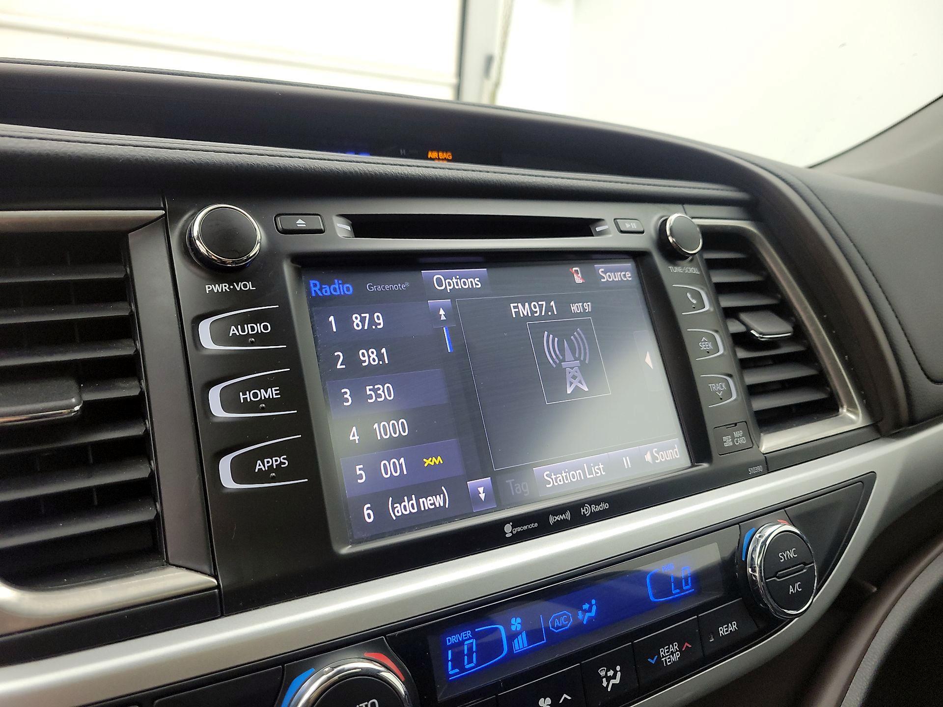 Thumbnail: 2019 Toyota Highlander - 16
