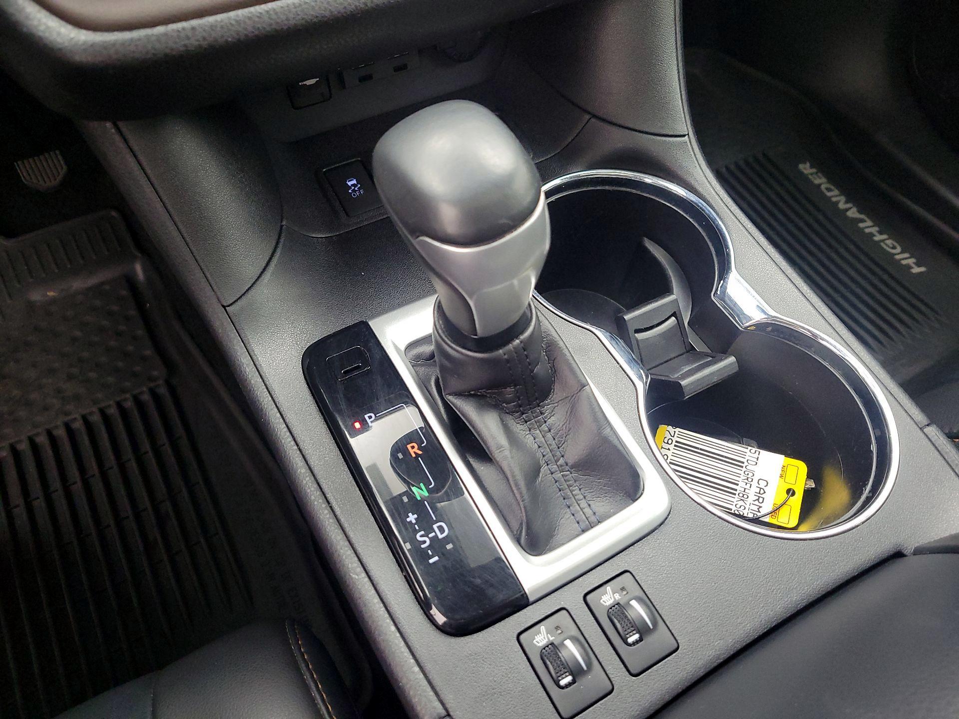 Thumbnail: 2019 Toyota Highlander - 18