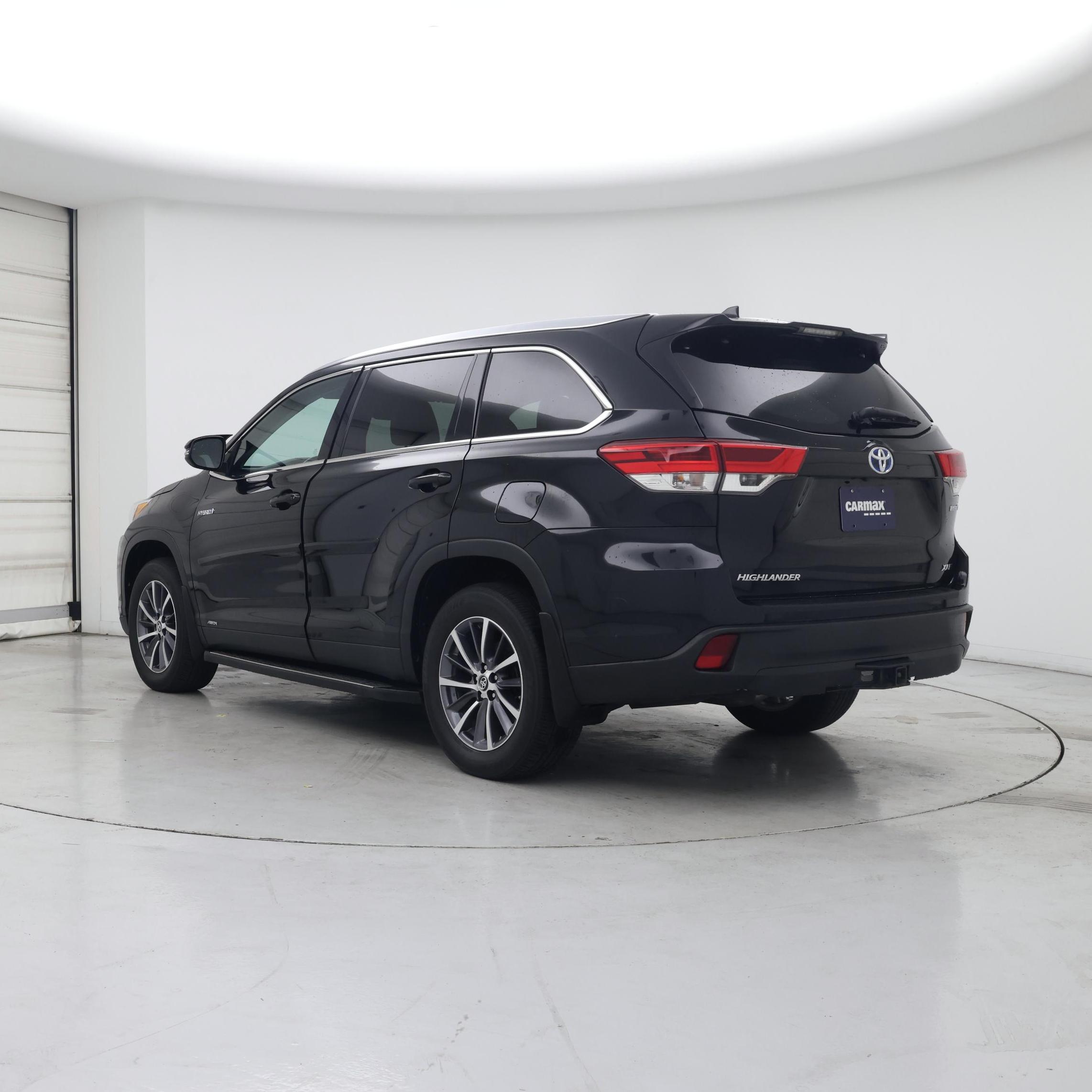 Thumbnail: 2019 Toyota Highlander - 2