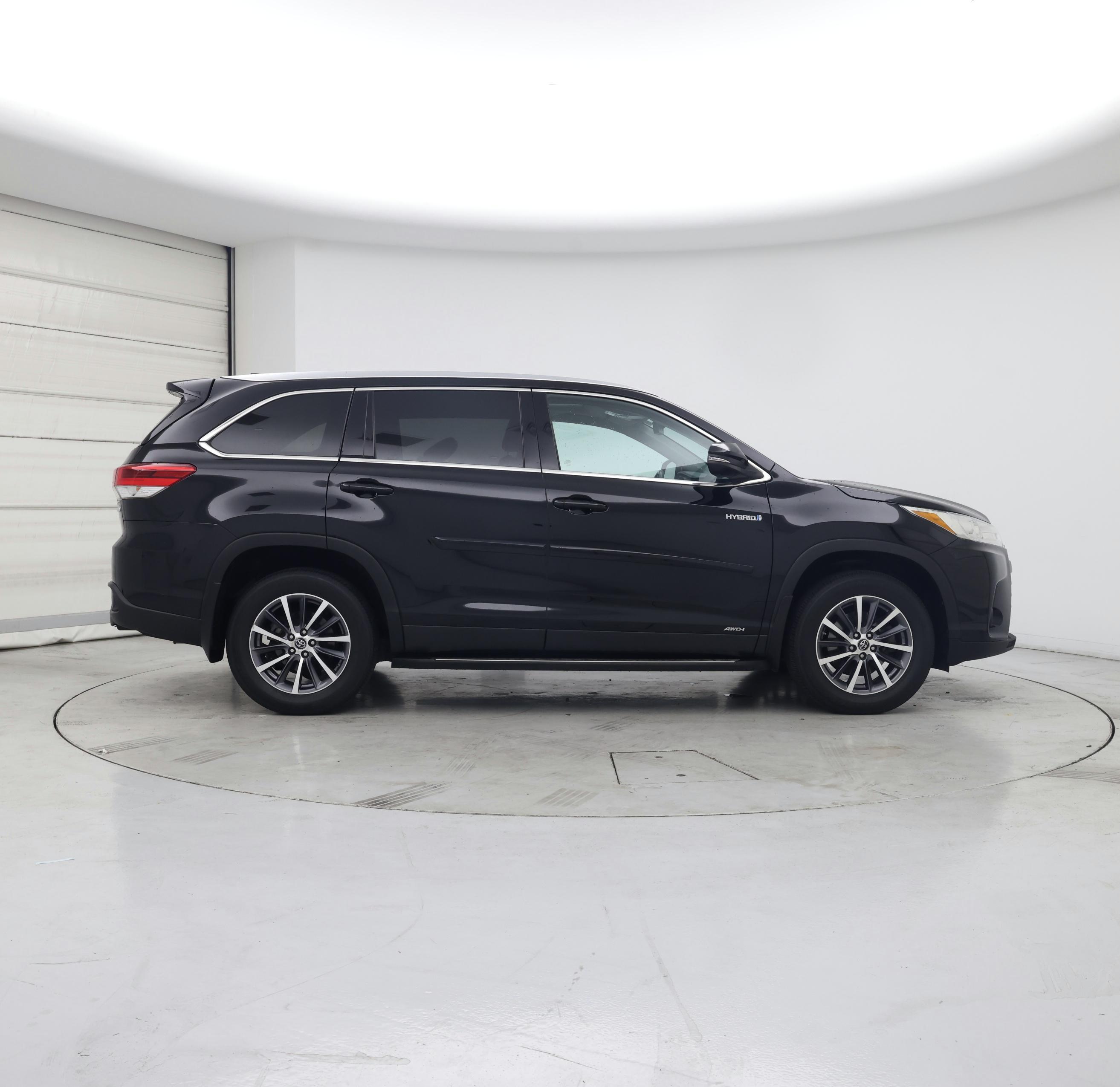 Thumbnail: 2019 Toyota Highlander - 7