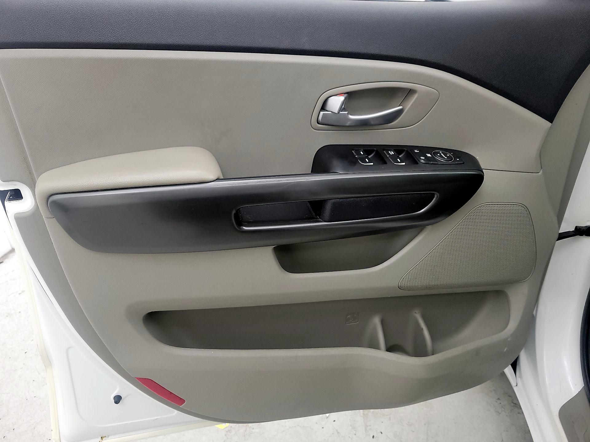 Thumbnail: 2019 Kia Sedona - 12