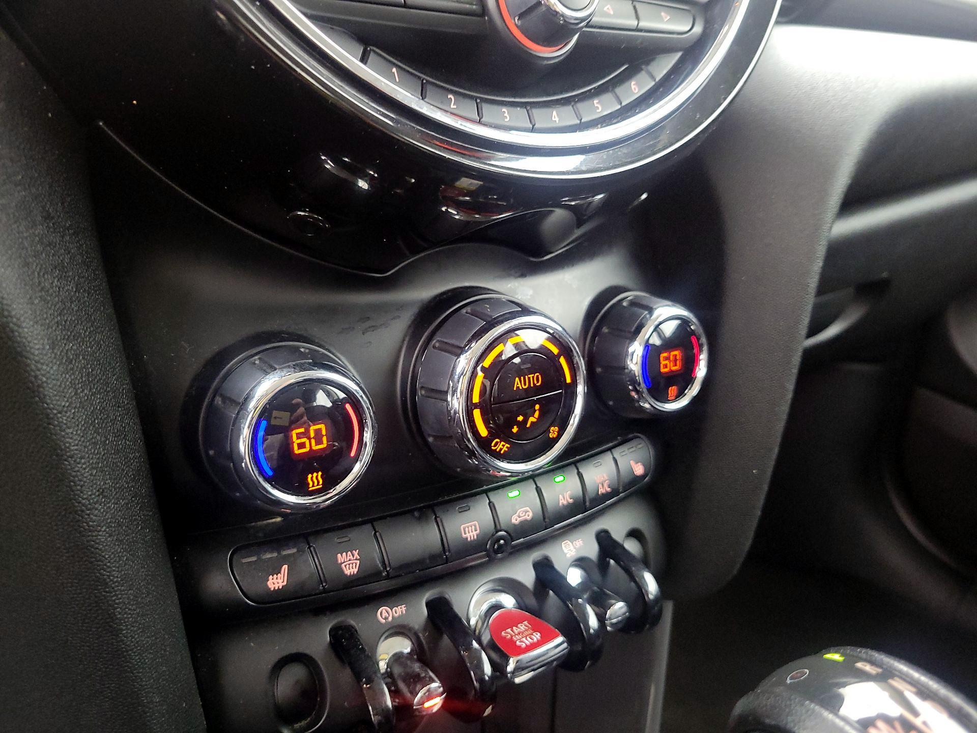 Thumbnail: 2017 MINI Cooper Hardtop - 16