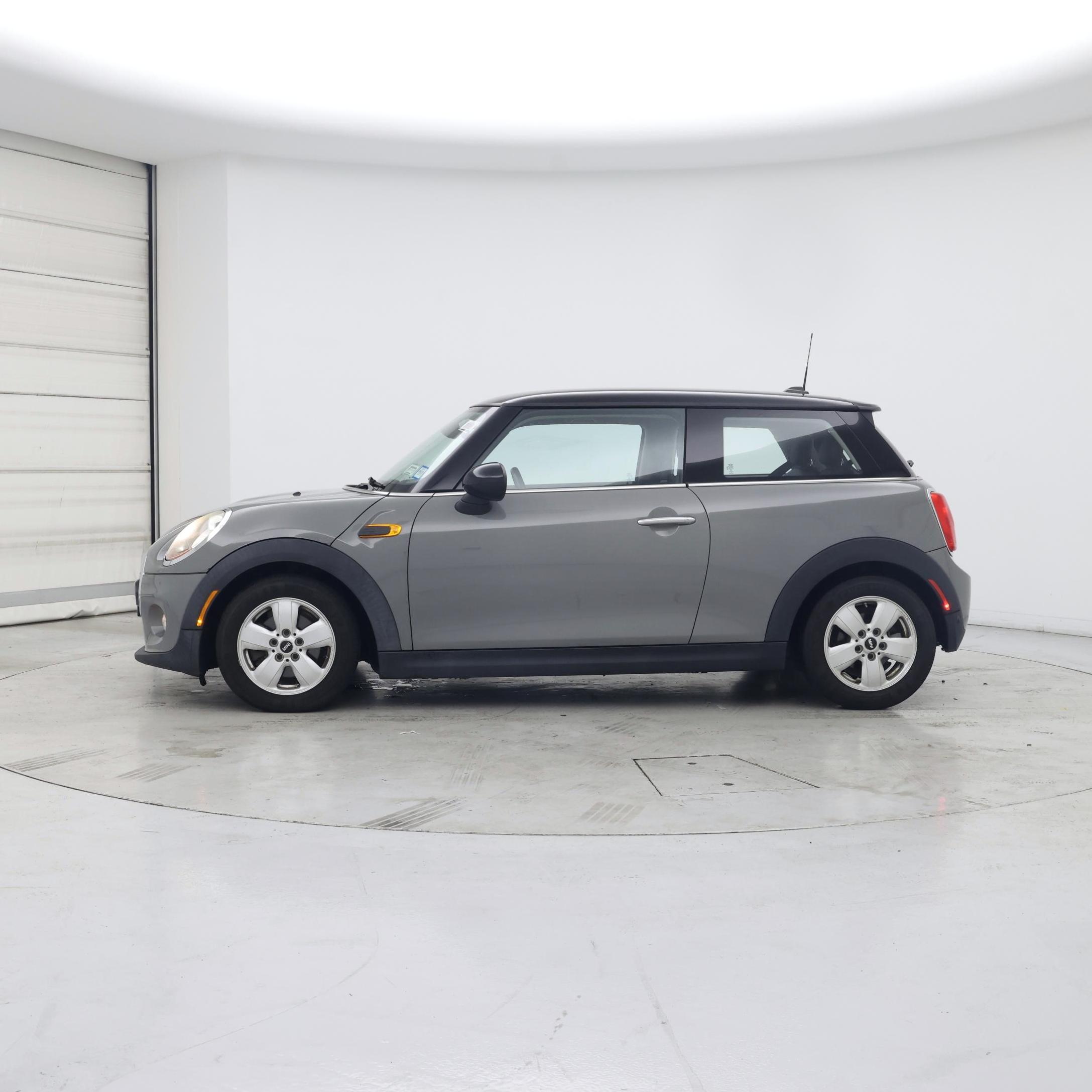 Thumbnail: 2017 MINI Cooper Hardtop - 3