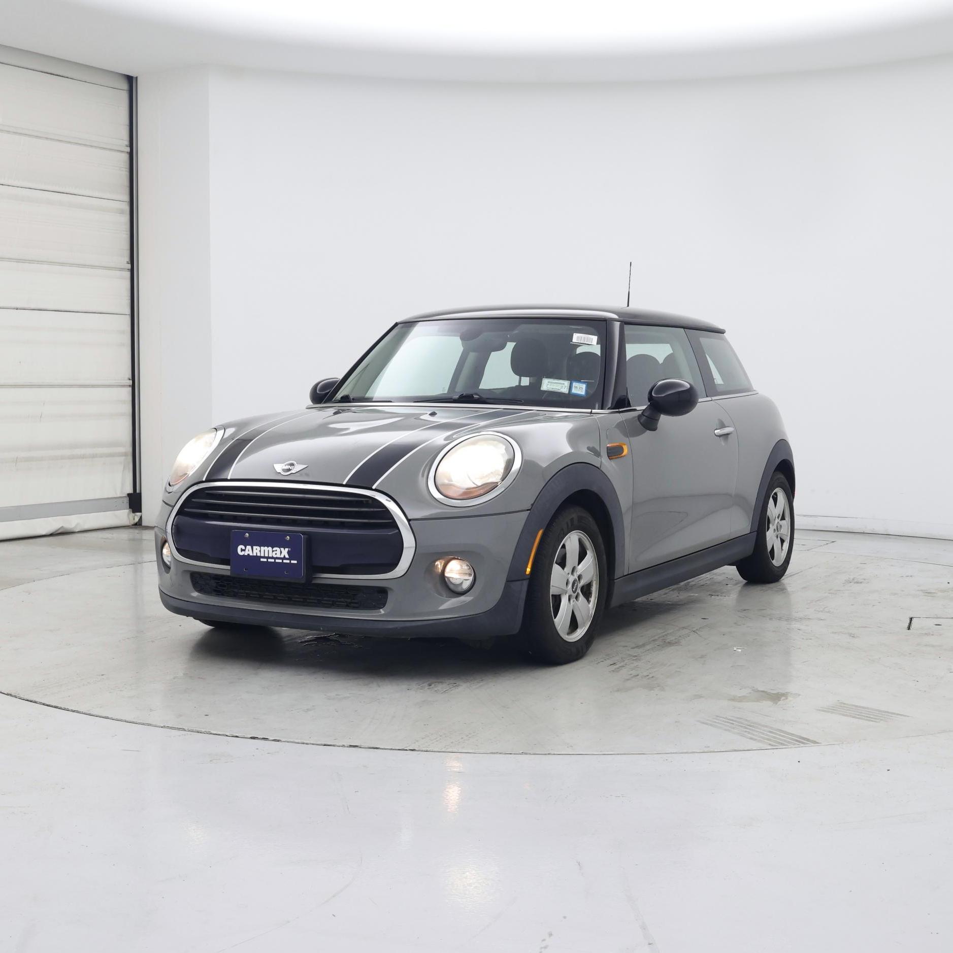 Thumbnail: 2017 MINI Cooper Hardtop - 4