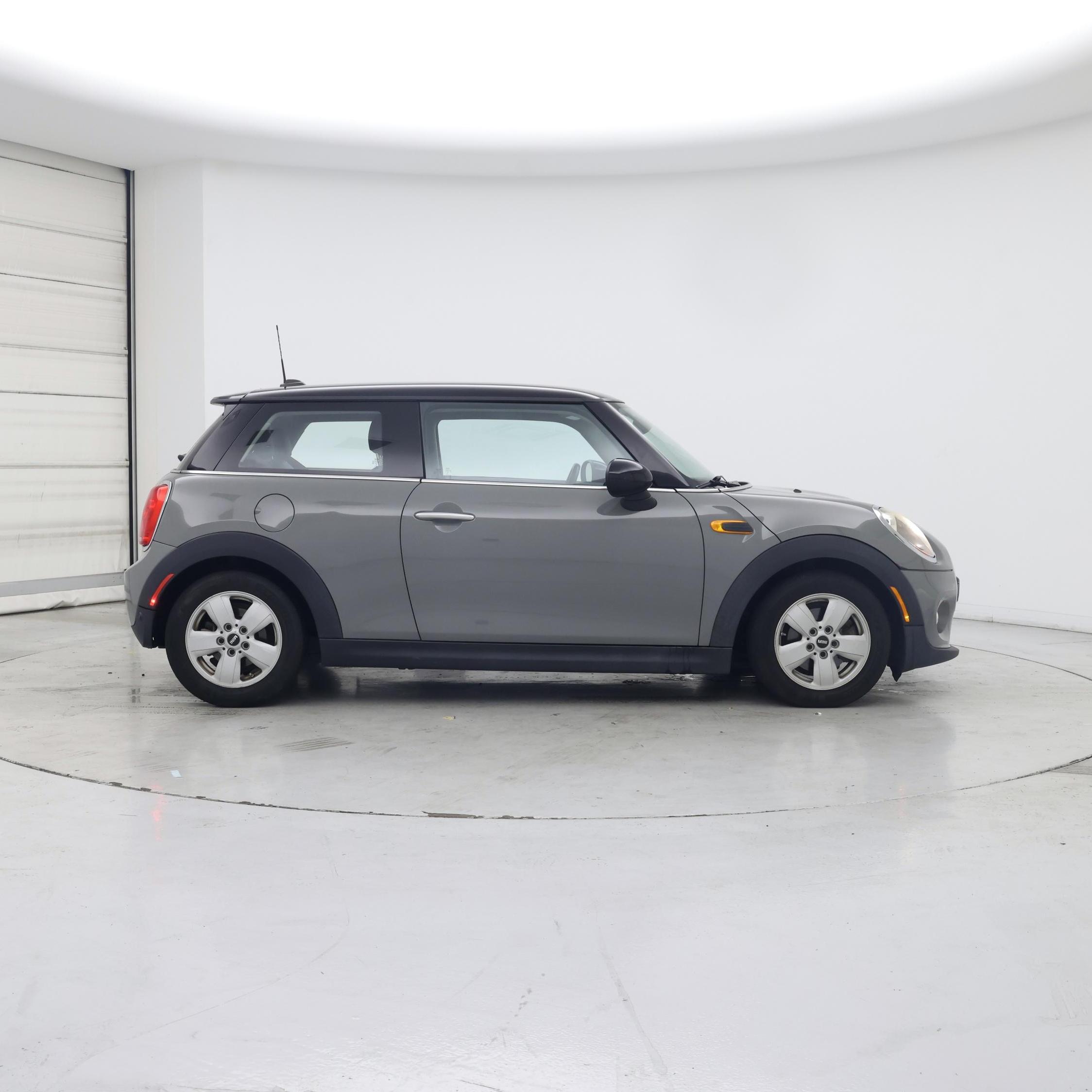 Thumbnail: 2017 MINI Cooper Hardtop - 7