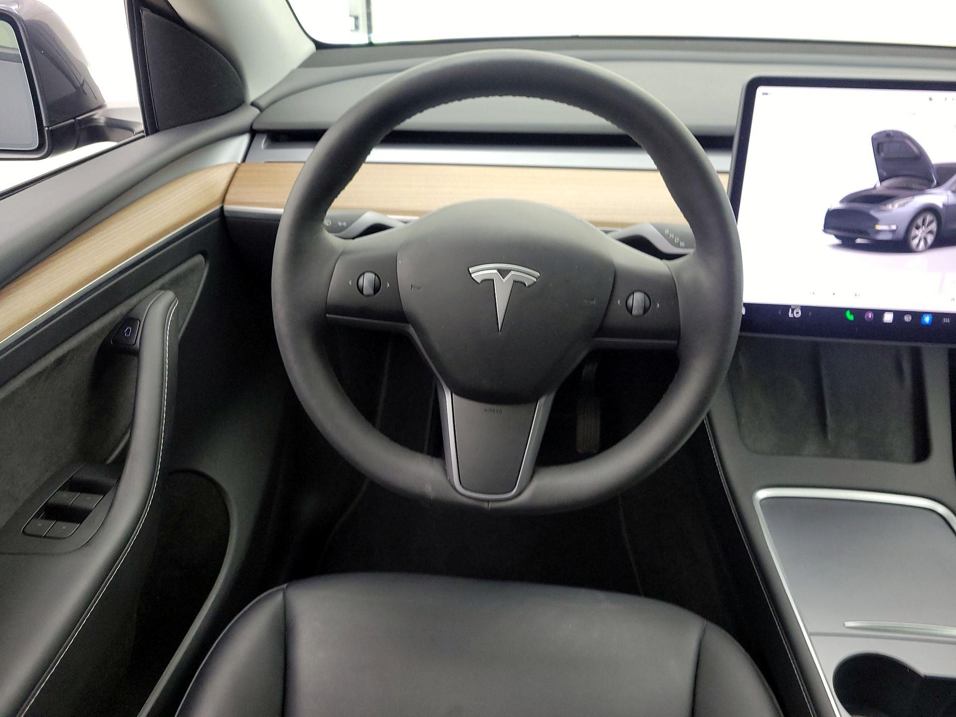 Thumbnail: 2023 Tesla Model Y - 10