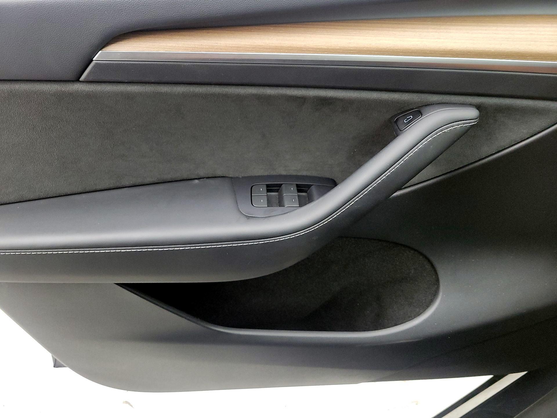 Thumbnail: 2023 Tesla Model Y - 12