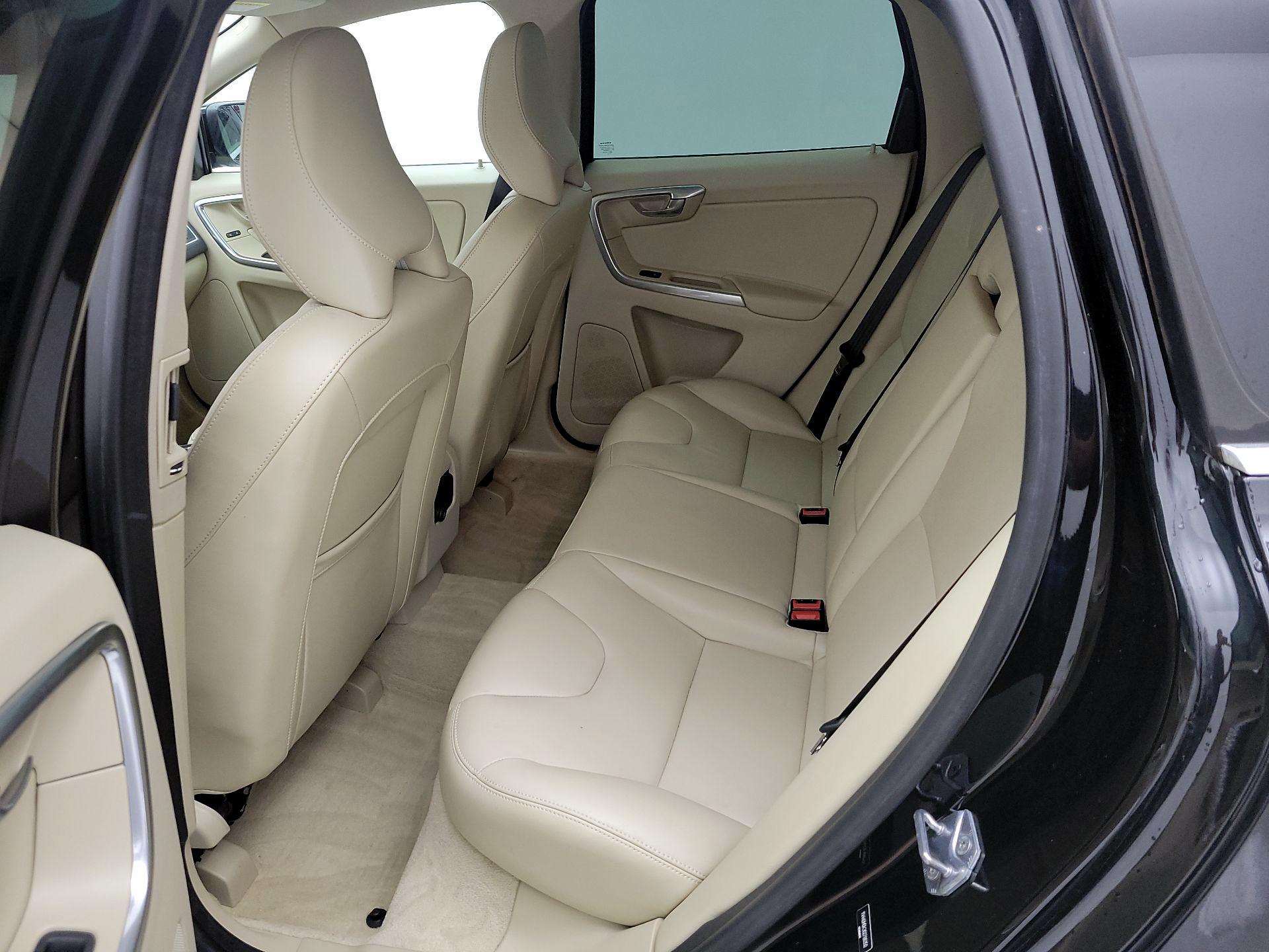 Thumbnail: 2016 Volvo XC60 - 19