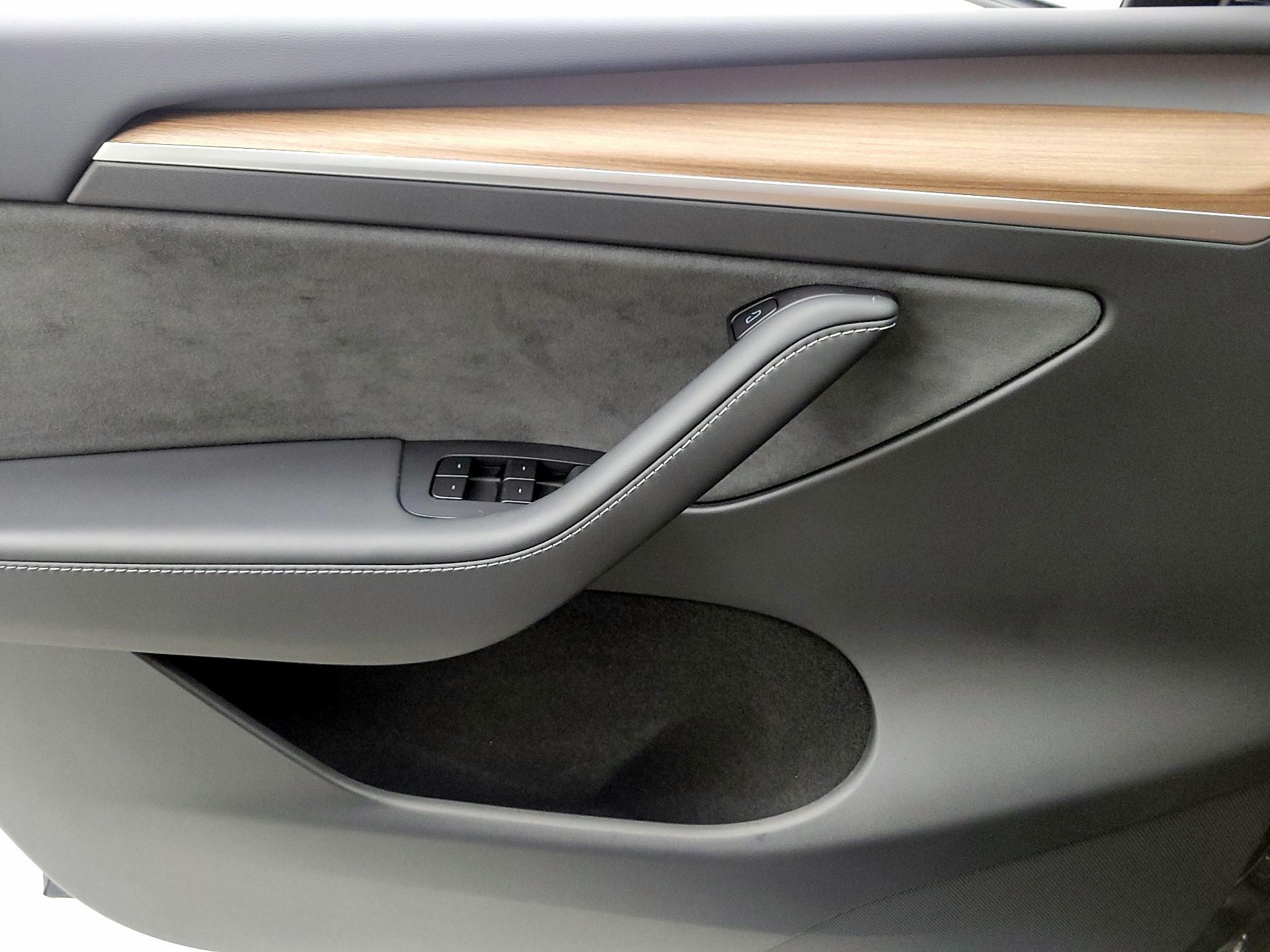 Thumbnail: 2025 Tesla Model Y - 12