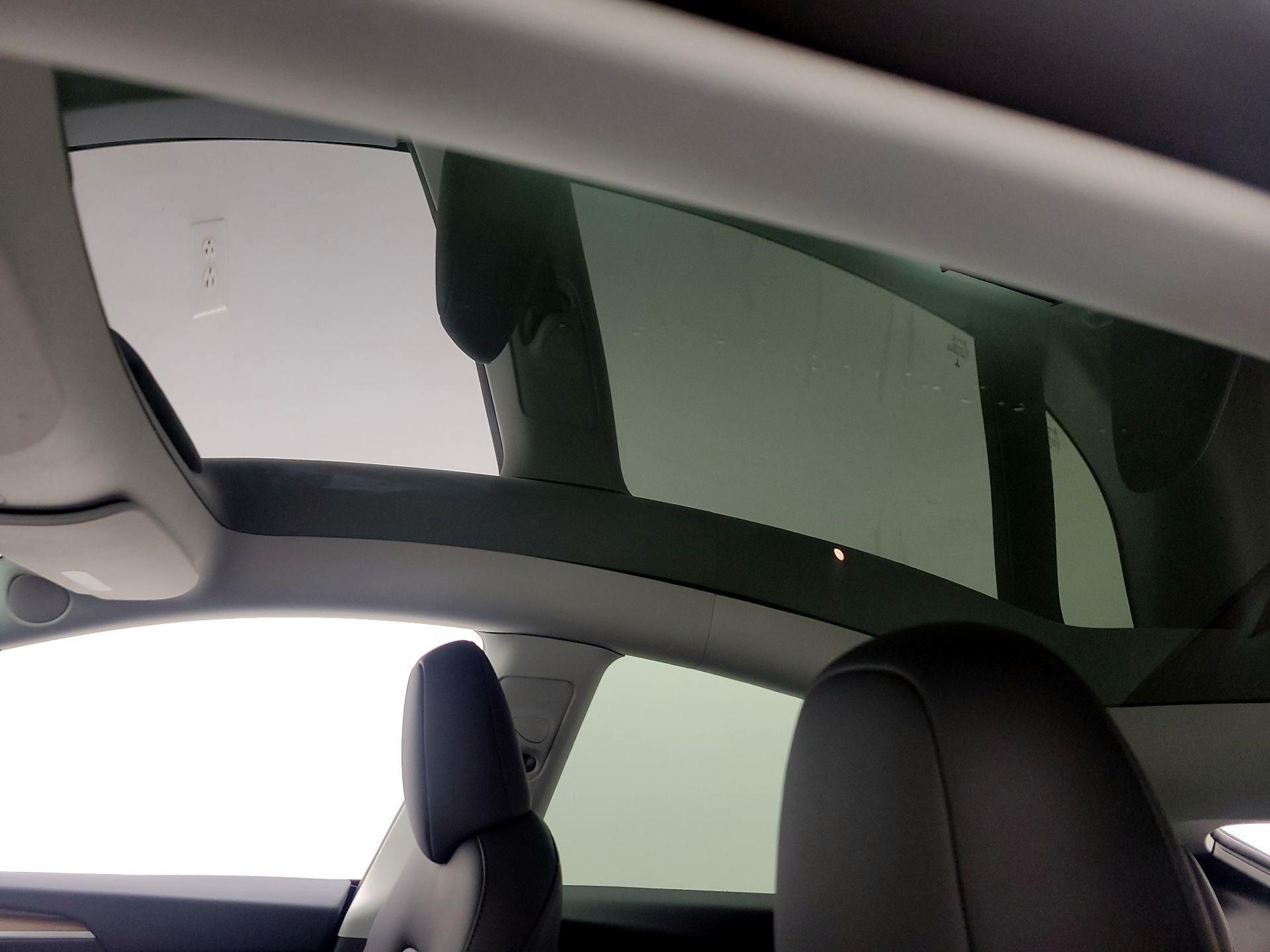 Thumbnail: 2025 Tesla Model Y - 18