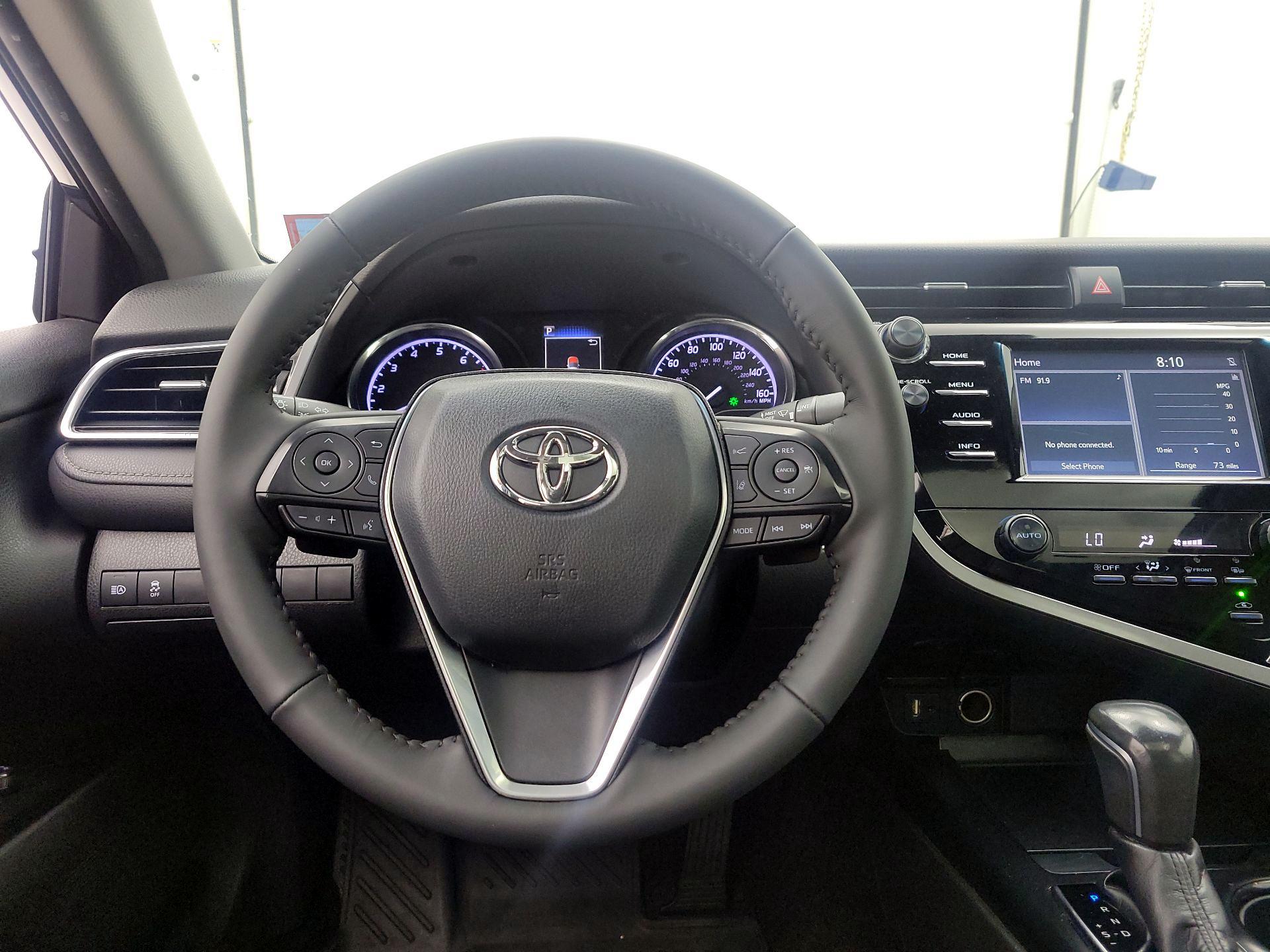 Thumbnail: 2018 Toyota Camry - 10