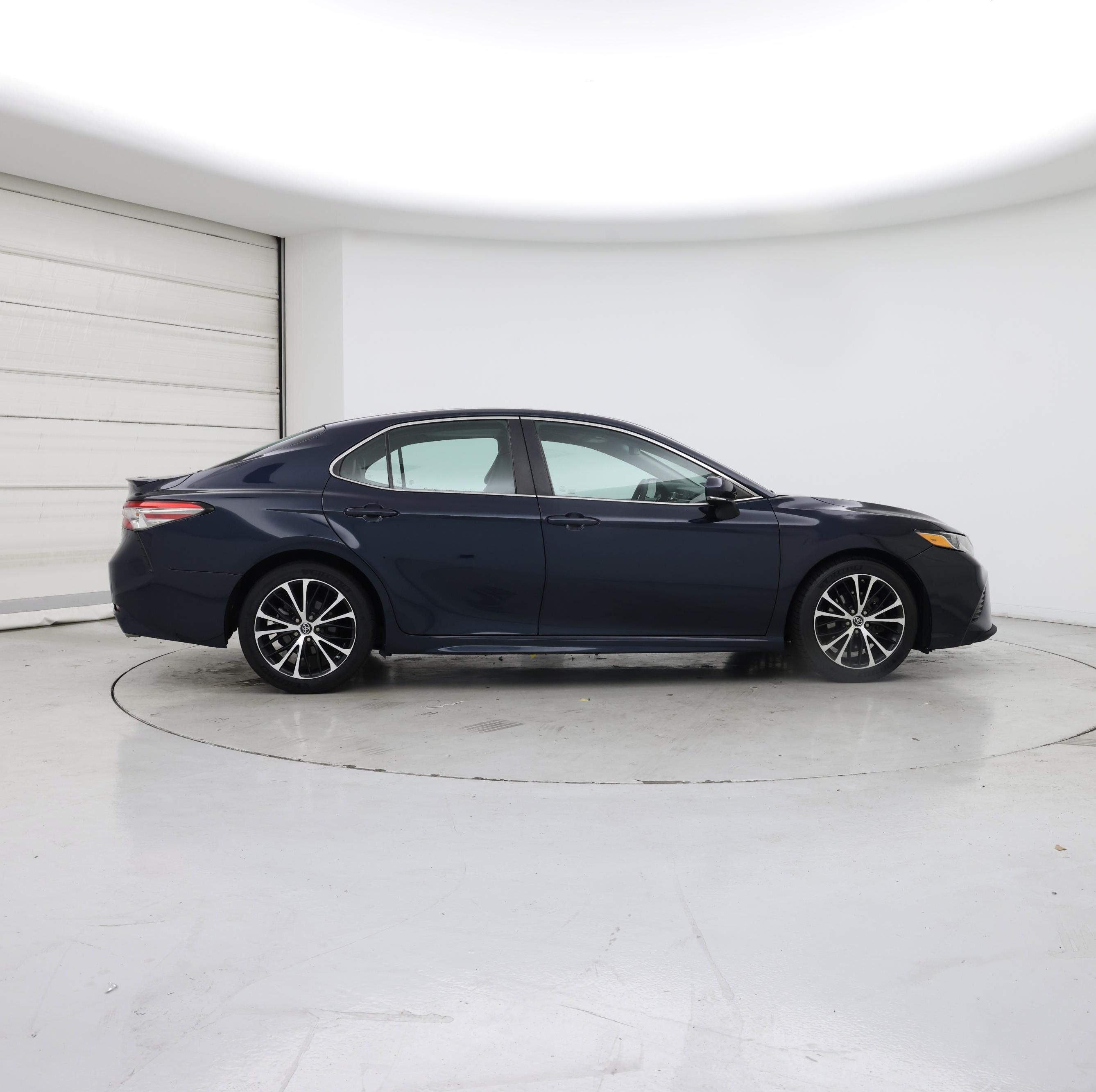 Thumbnail: 2018 Toyota Camry - 7