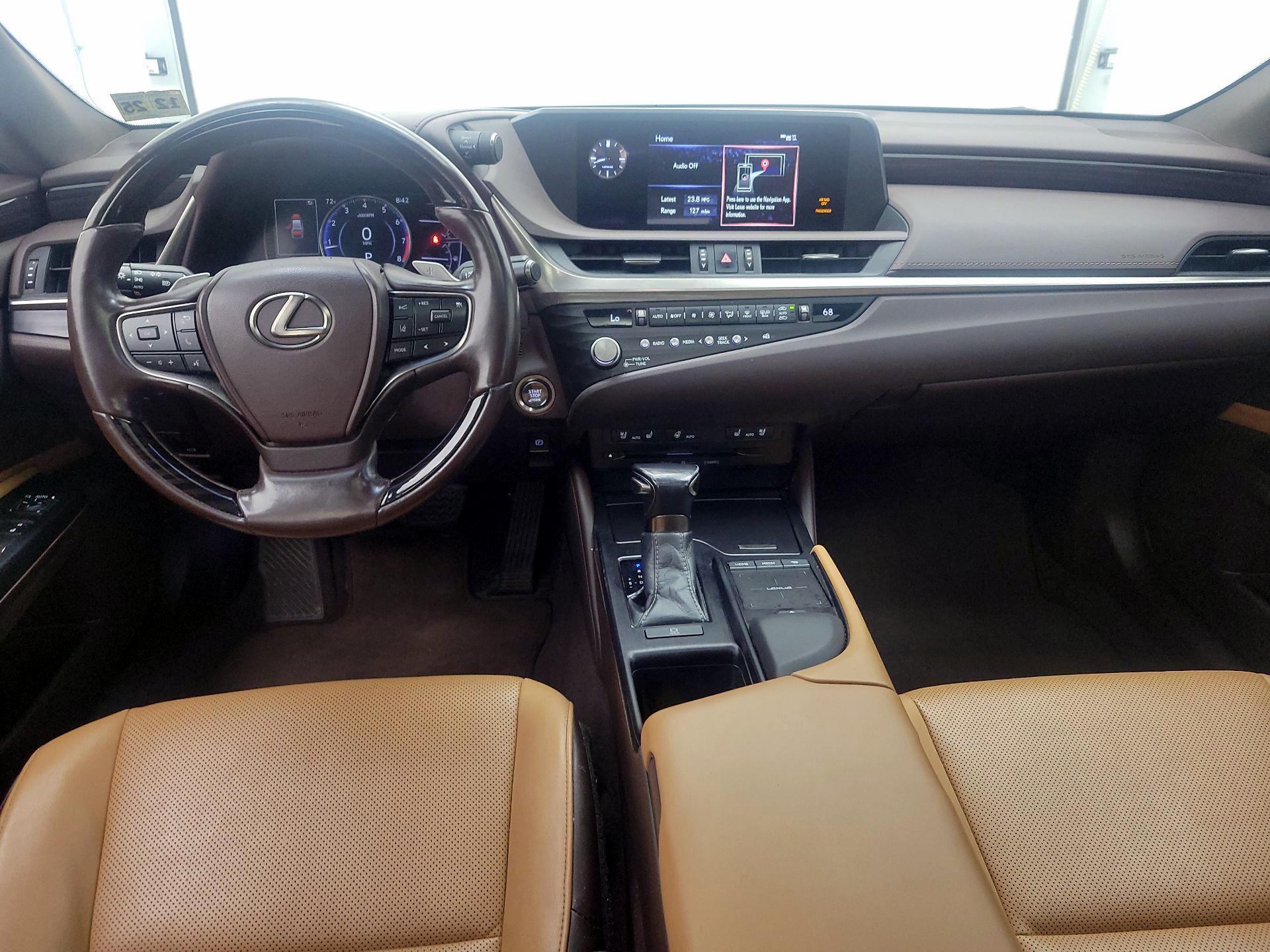 Thumbnail: 2021 Lexus ES - 9