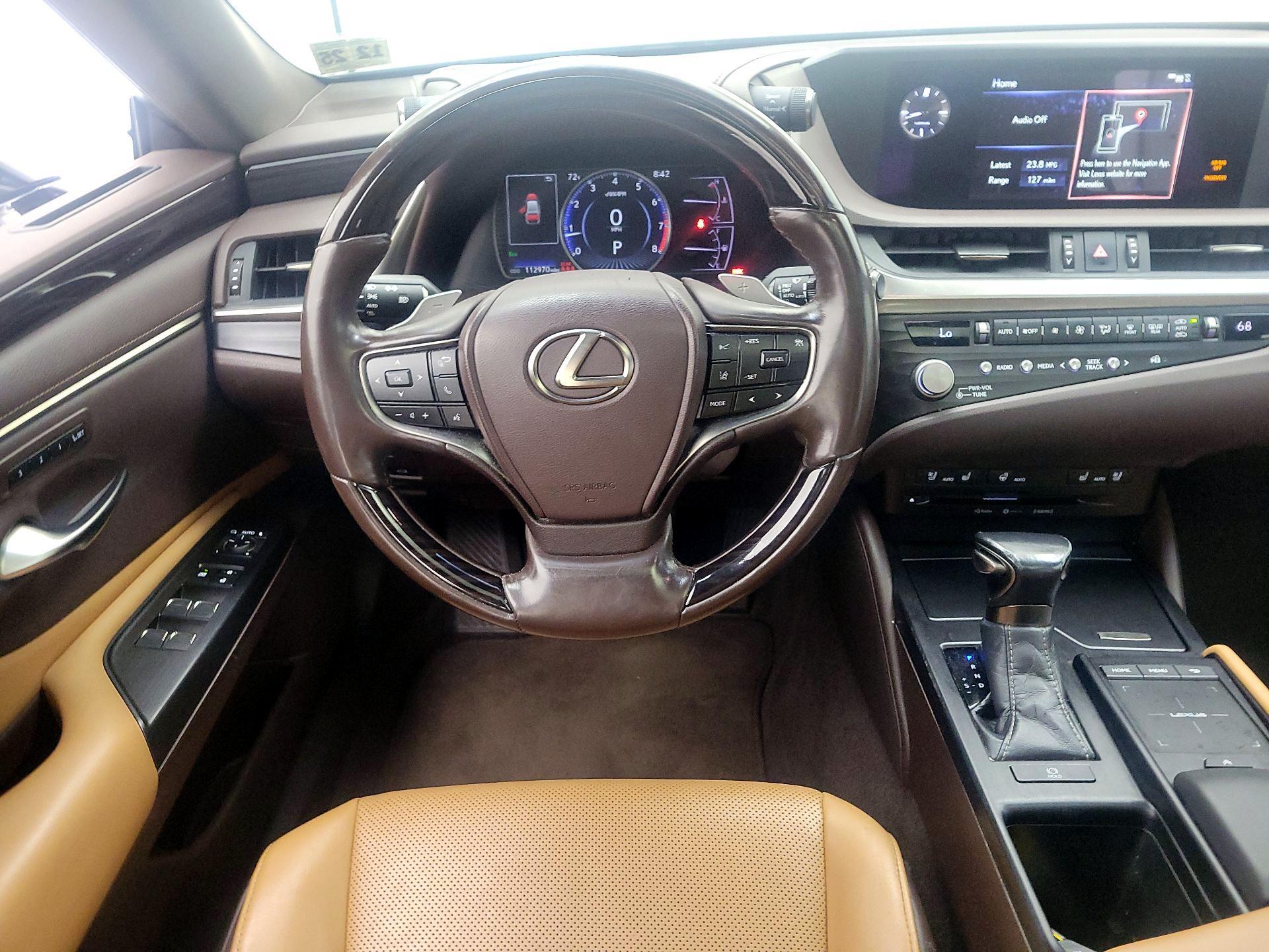 Thumbnail: 2021 Lexus ES - 10