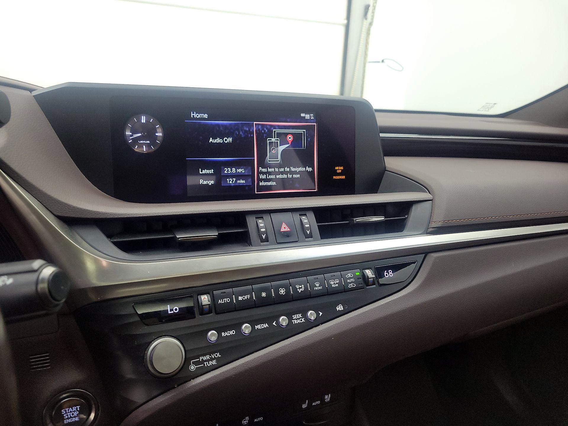 Thumbnail: 2021 Lexus ES - 15