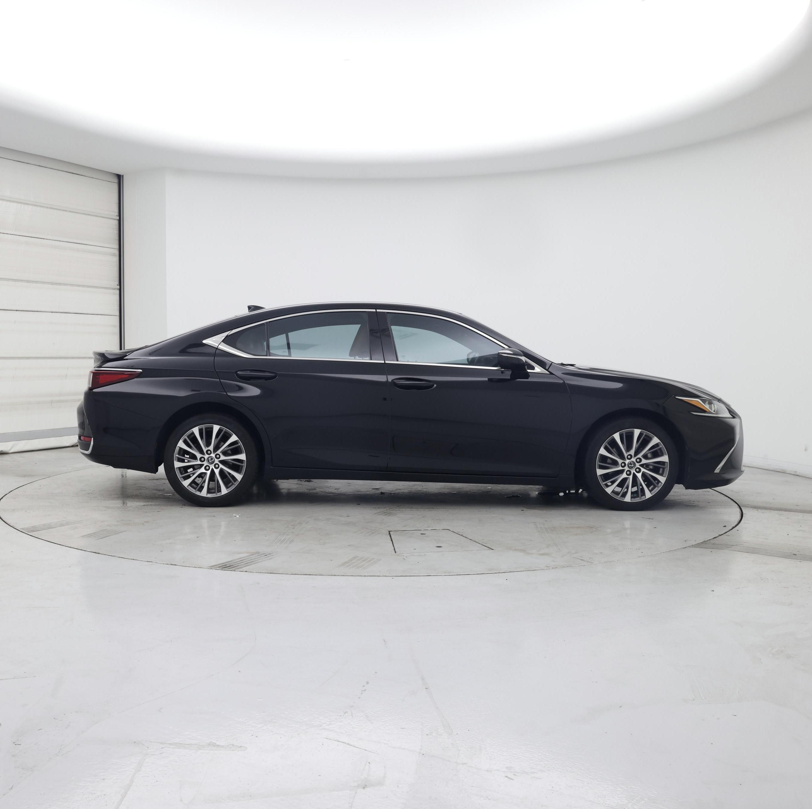 Thumbnail: 2021 Lexus ES - 7