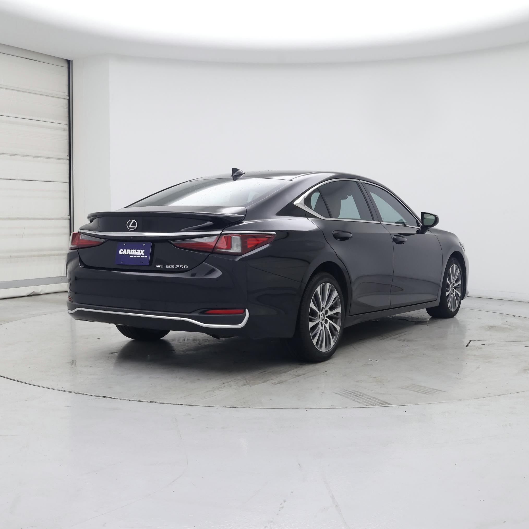 Thumbnail: 2021 Lexus ES - 8