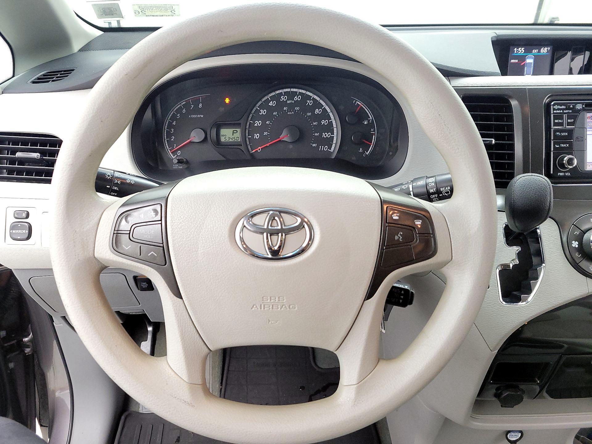 Thumbnail: 2014 Toyota Sienna - 10