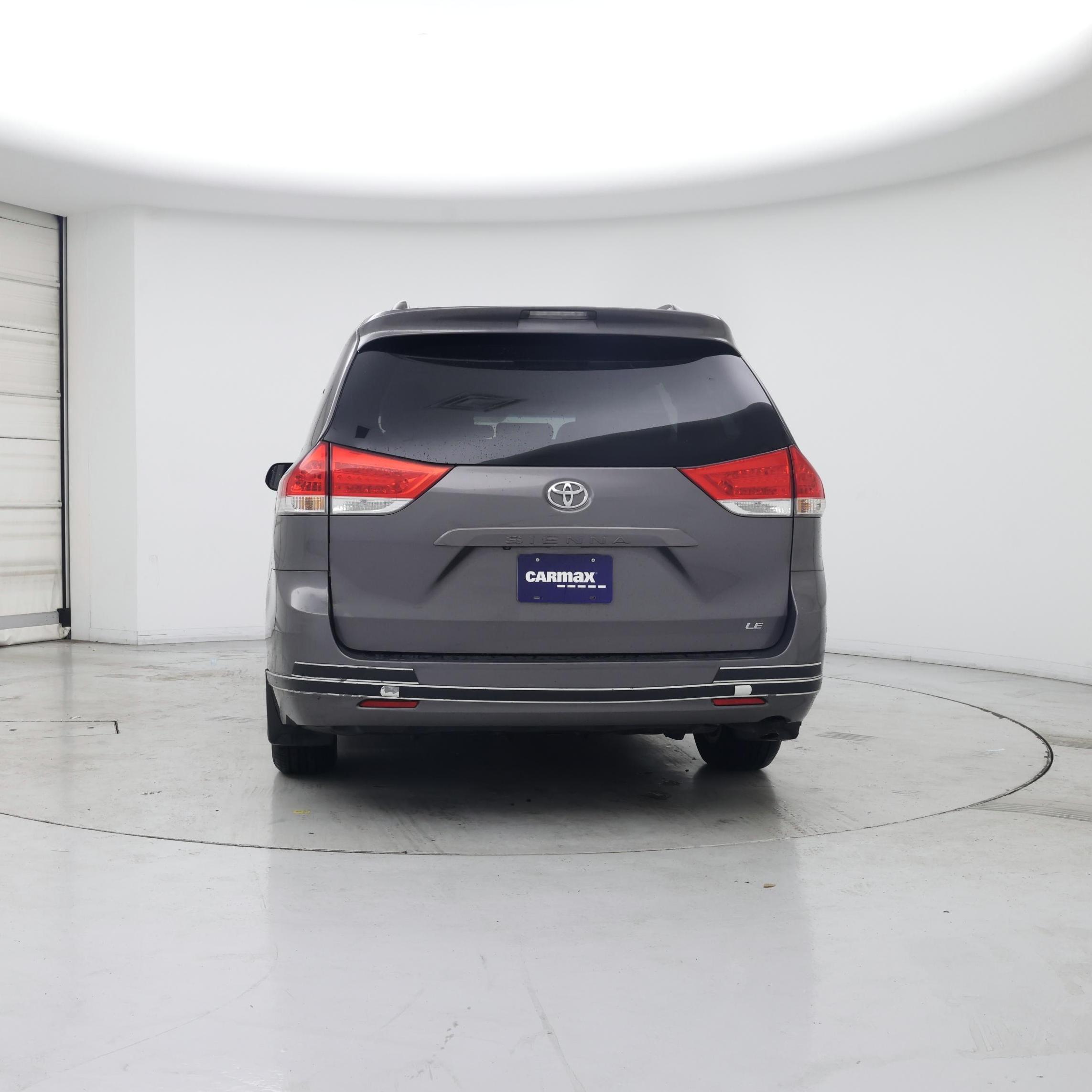Thumbnail: 2014 Toyota Sienna - 6