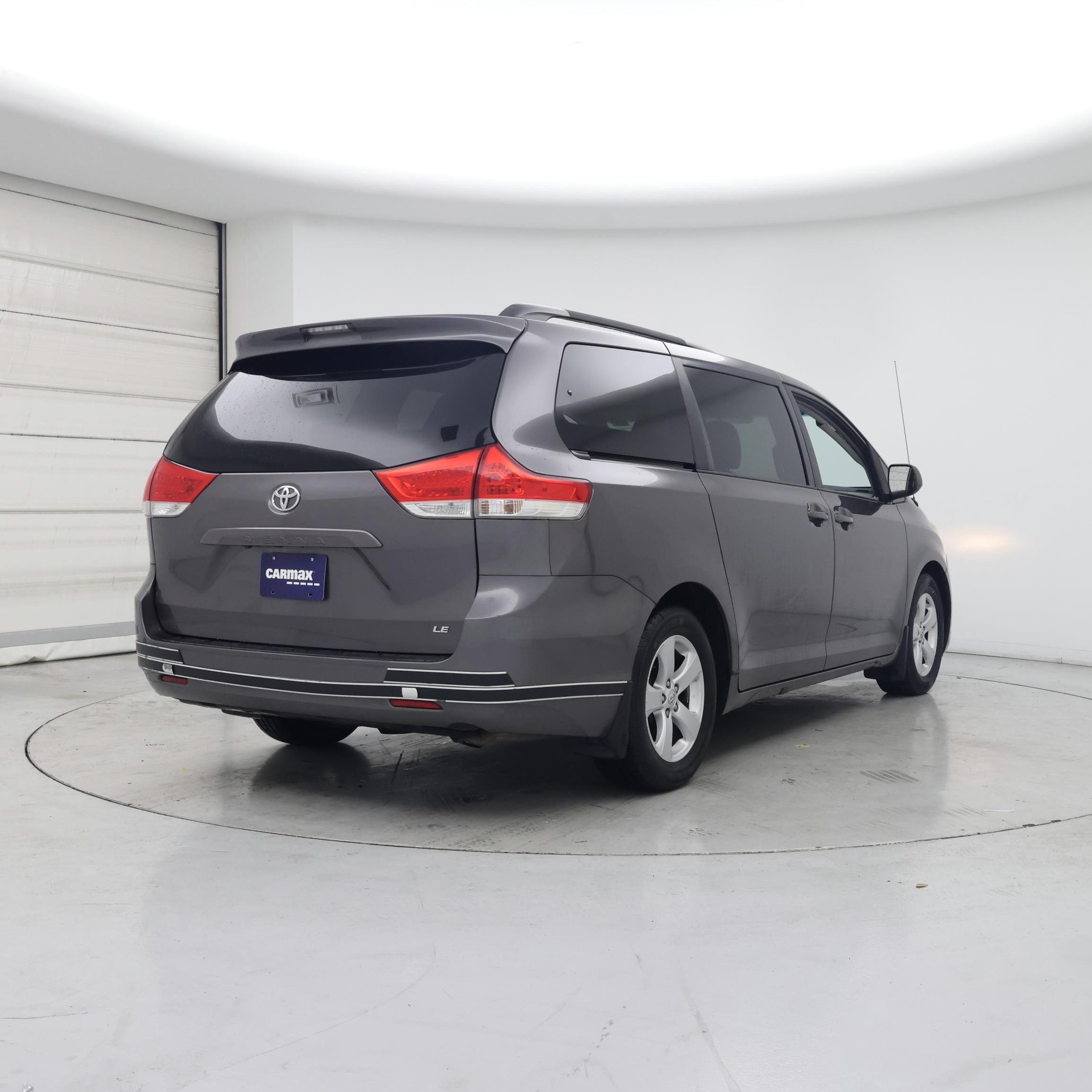 Thumbnail: 2014 Toyota Sienna - 8