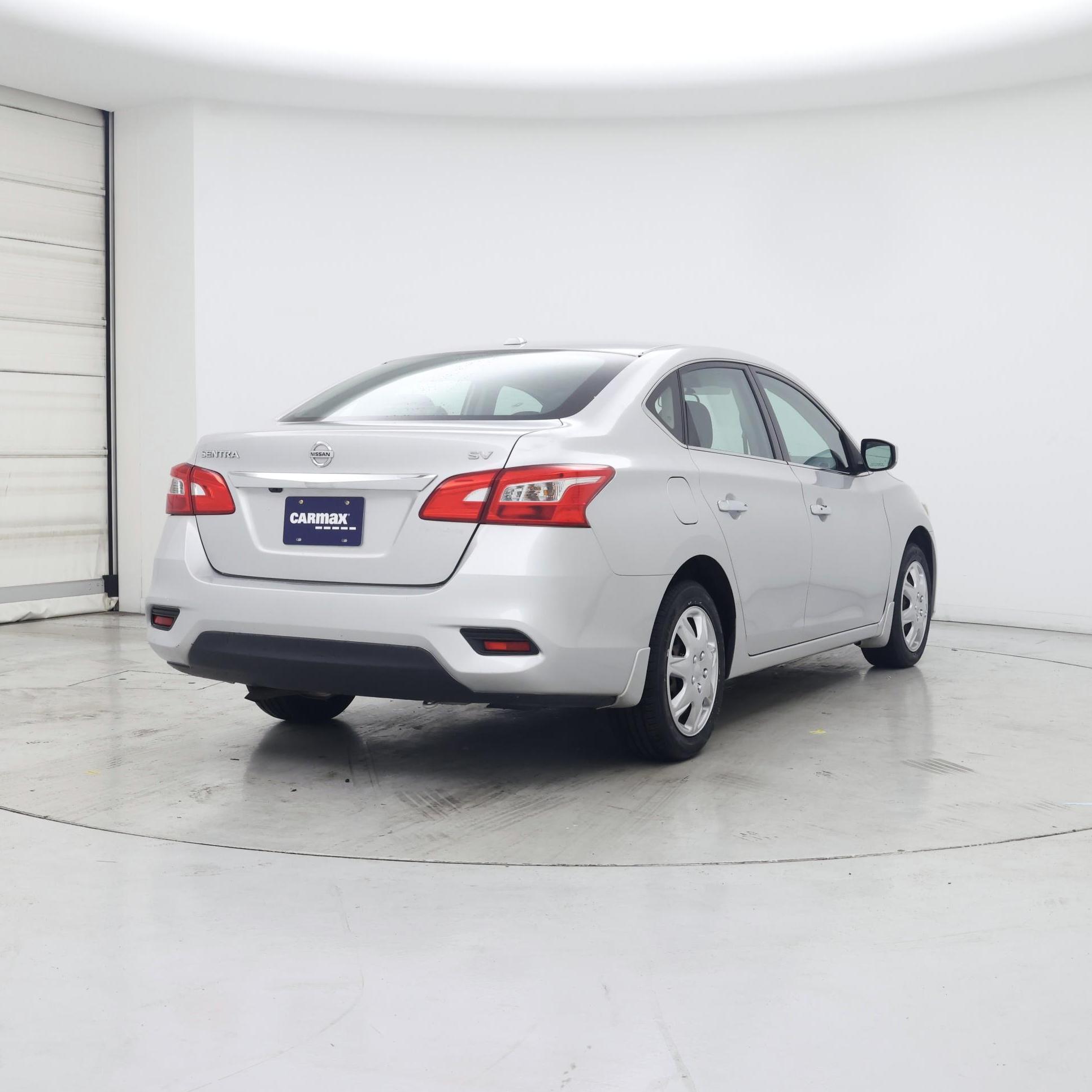 Thumbnail: 2017 Nissan Sentra - 8