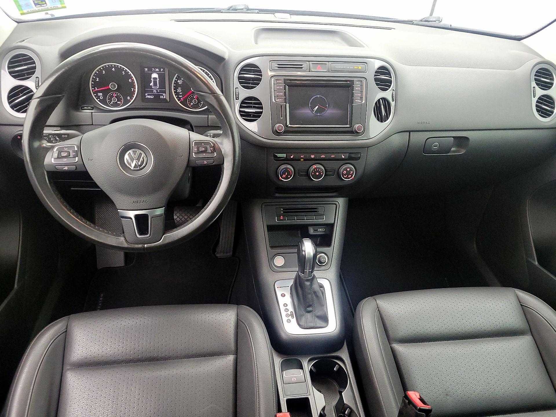 Thumbnail: 2017 Volkswagen Tiguan - 9