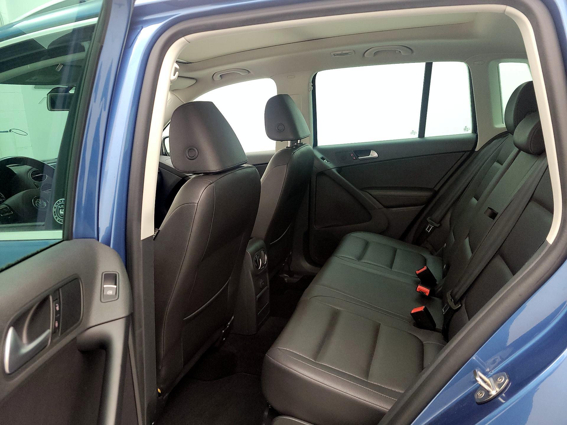 Thumbnail: 2017 Volkswagen Tiguan - 20