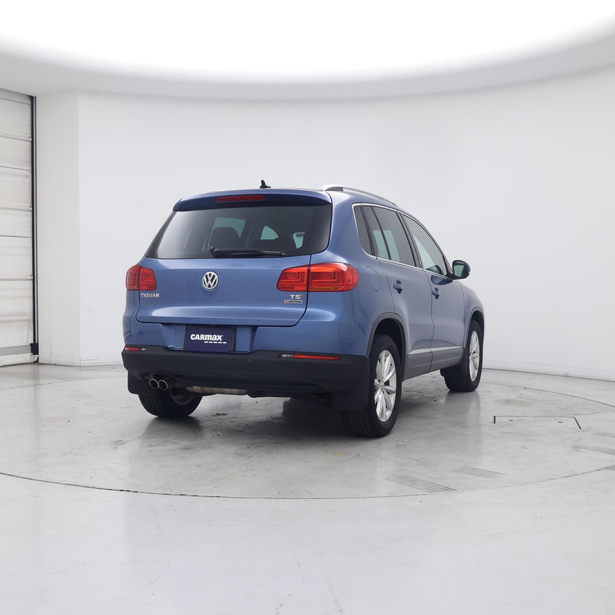 Thumbnail: 2017 Volkswagen Tiguan - 8