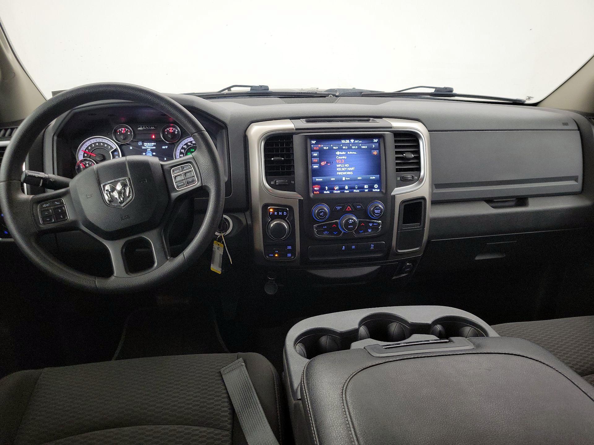 Thumbnail: 2019 RAM 1500 Classic - 9