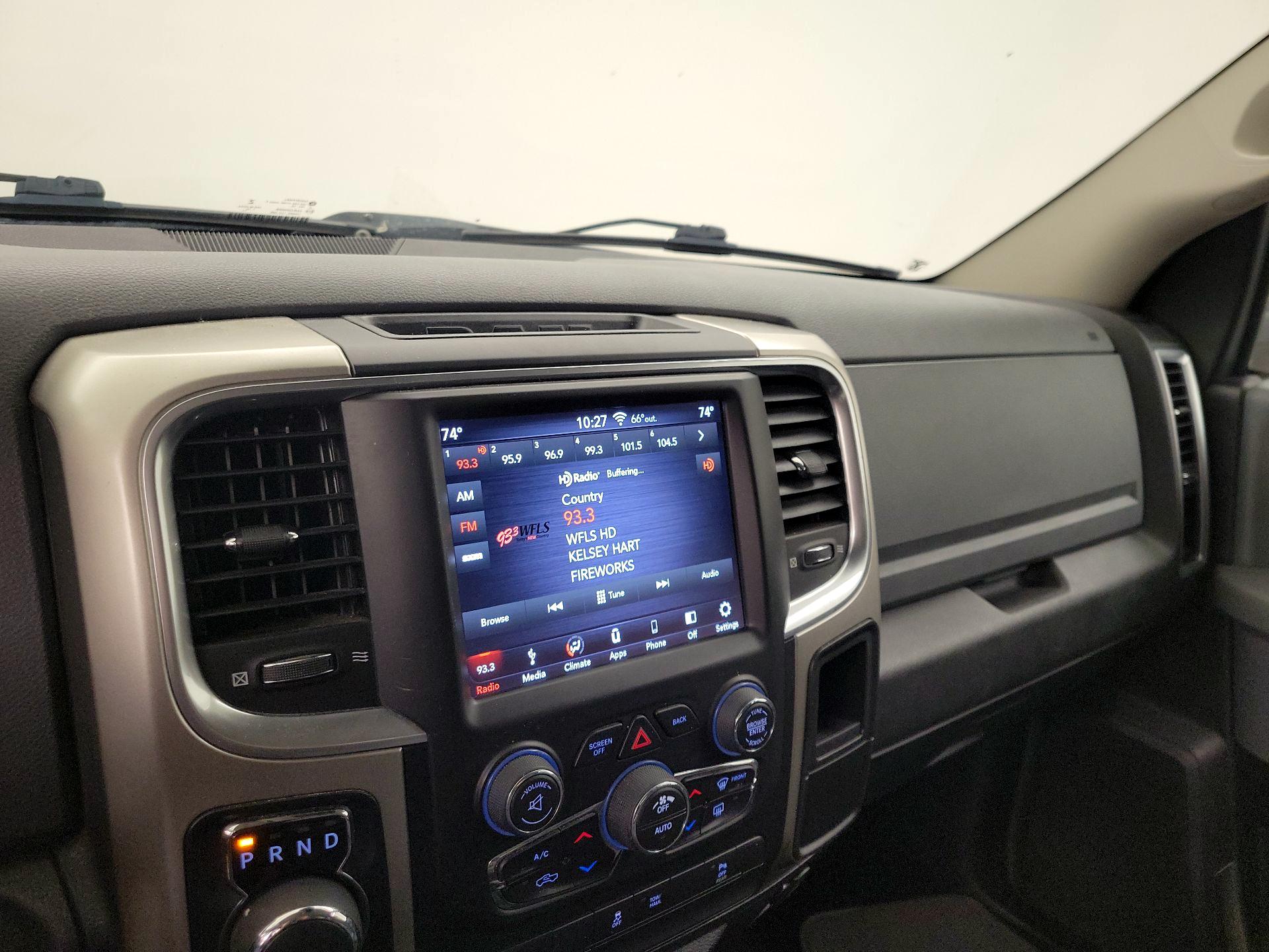 Thumbnail: 2019 RAM 1500 Classic - 15