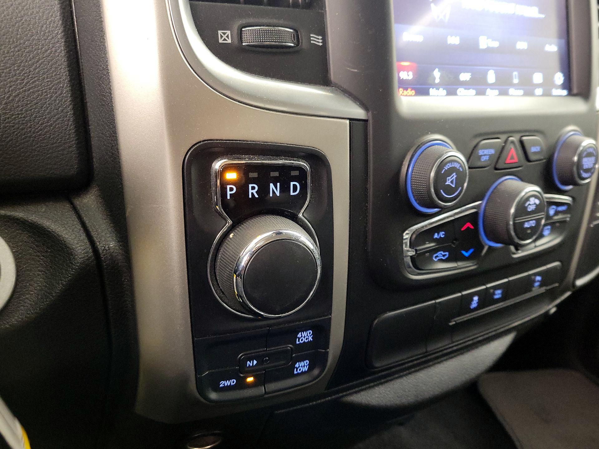 Thumbnail: 2019 RAM 1500 Classic - 17