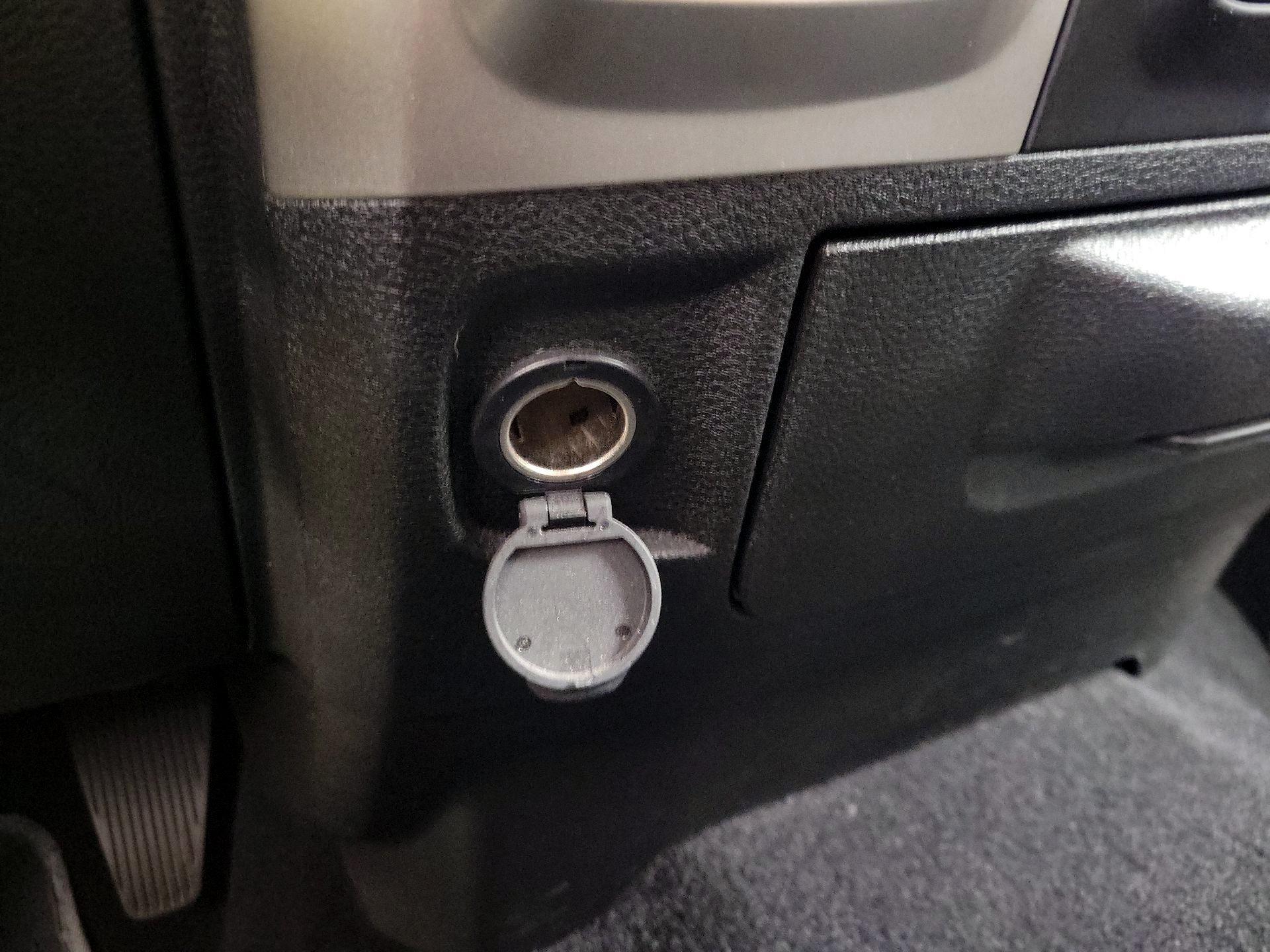 Thumbnail: 2019 RAM 1500 Classic - 18