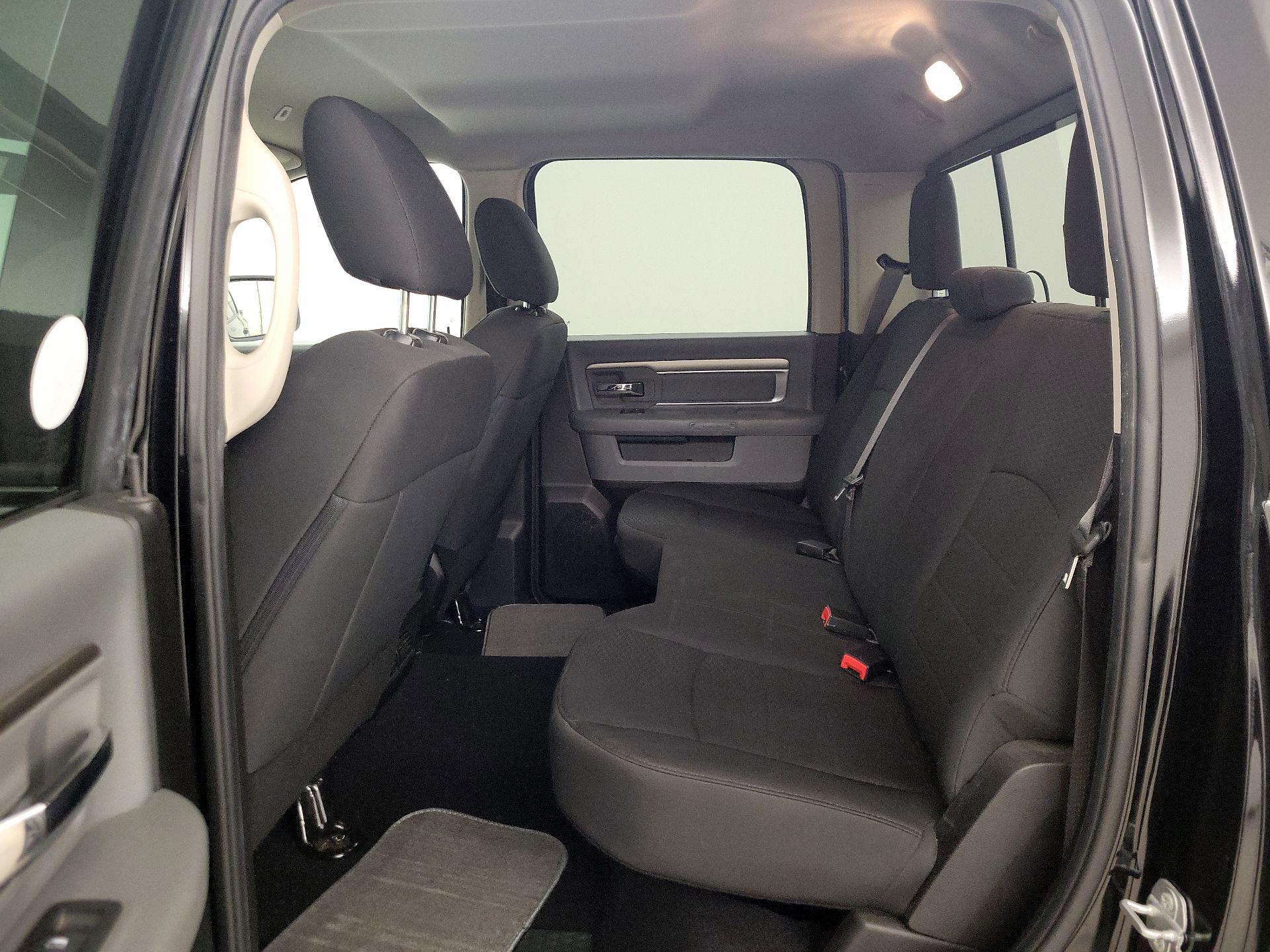 Thumbnail: 2019 RAM 1500 Classic - 19