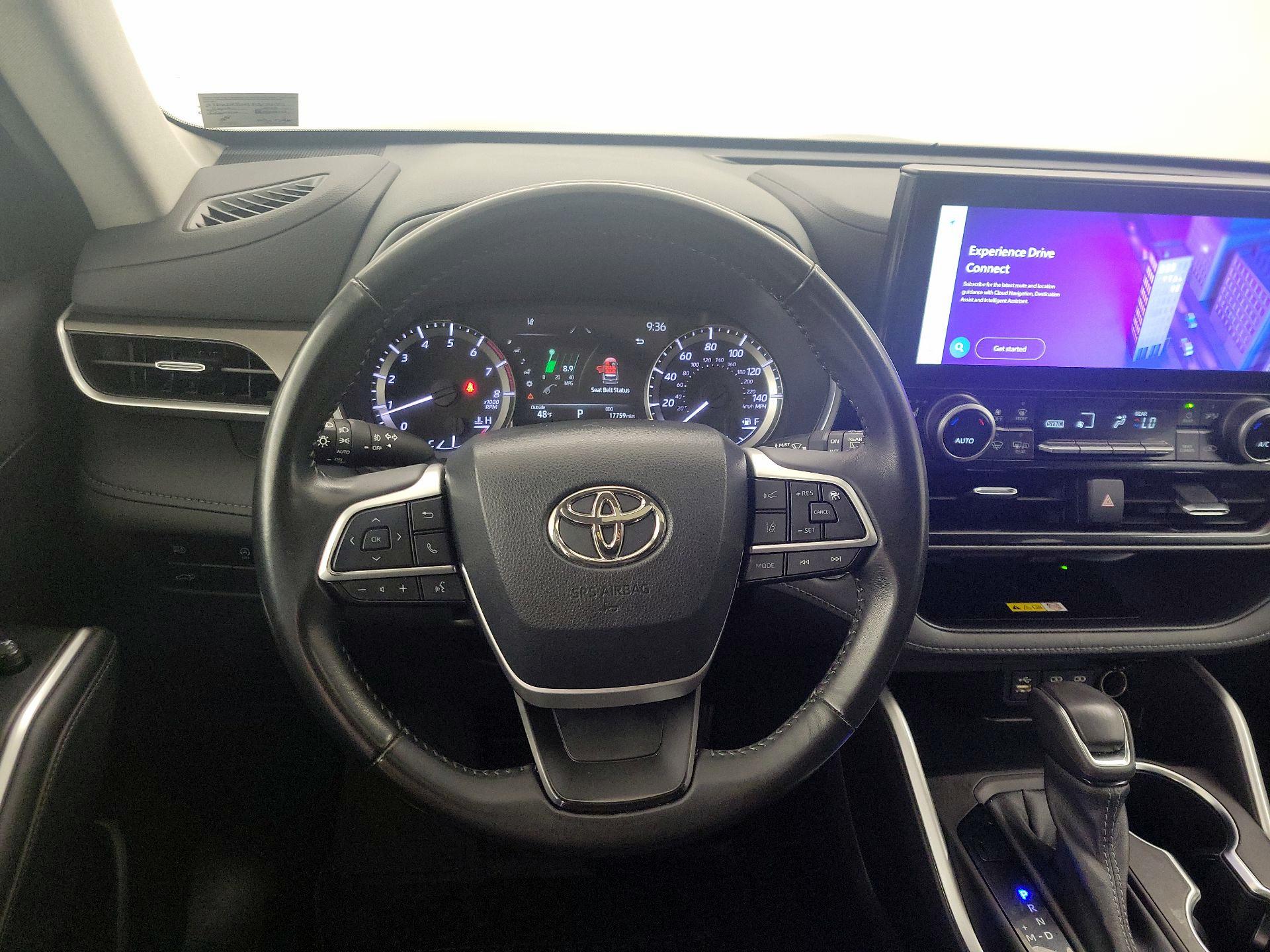Thumbnail: 2023 Toyota Highlander - 10