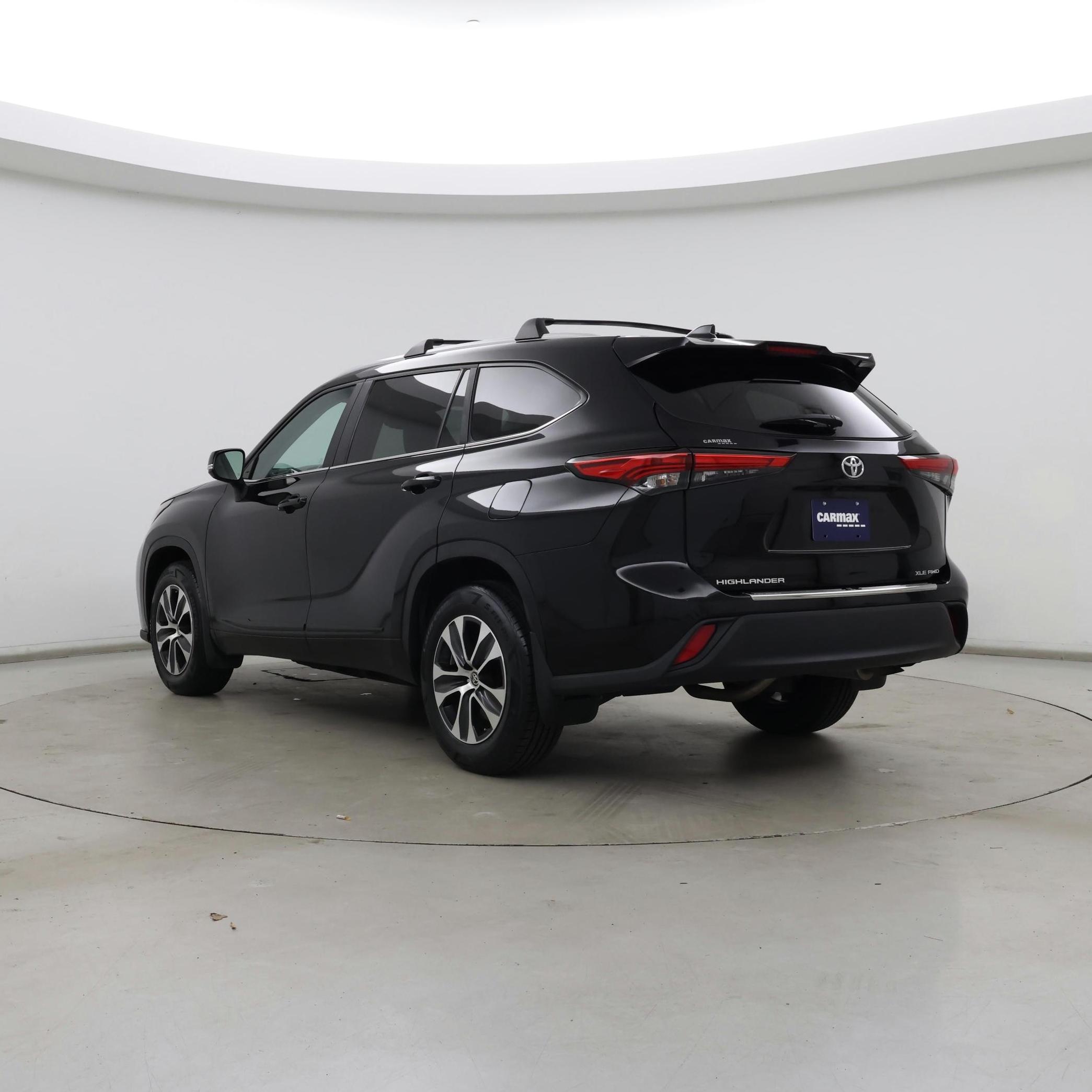 Thumbnail: 2023 Toyota Highlander - 2