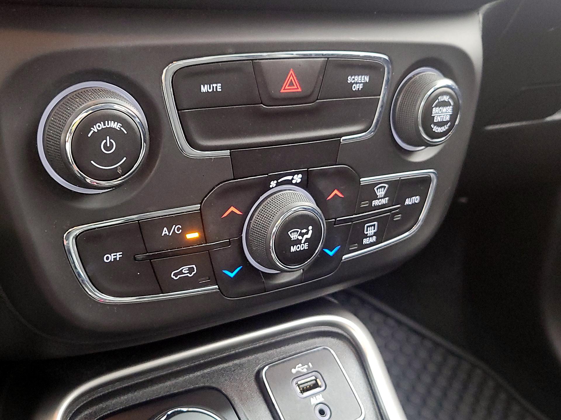 Thumbnail: 2019 Jeep Compass - 16